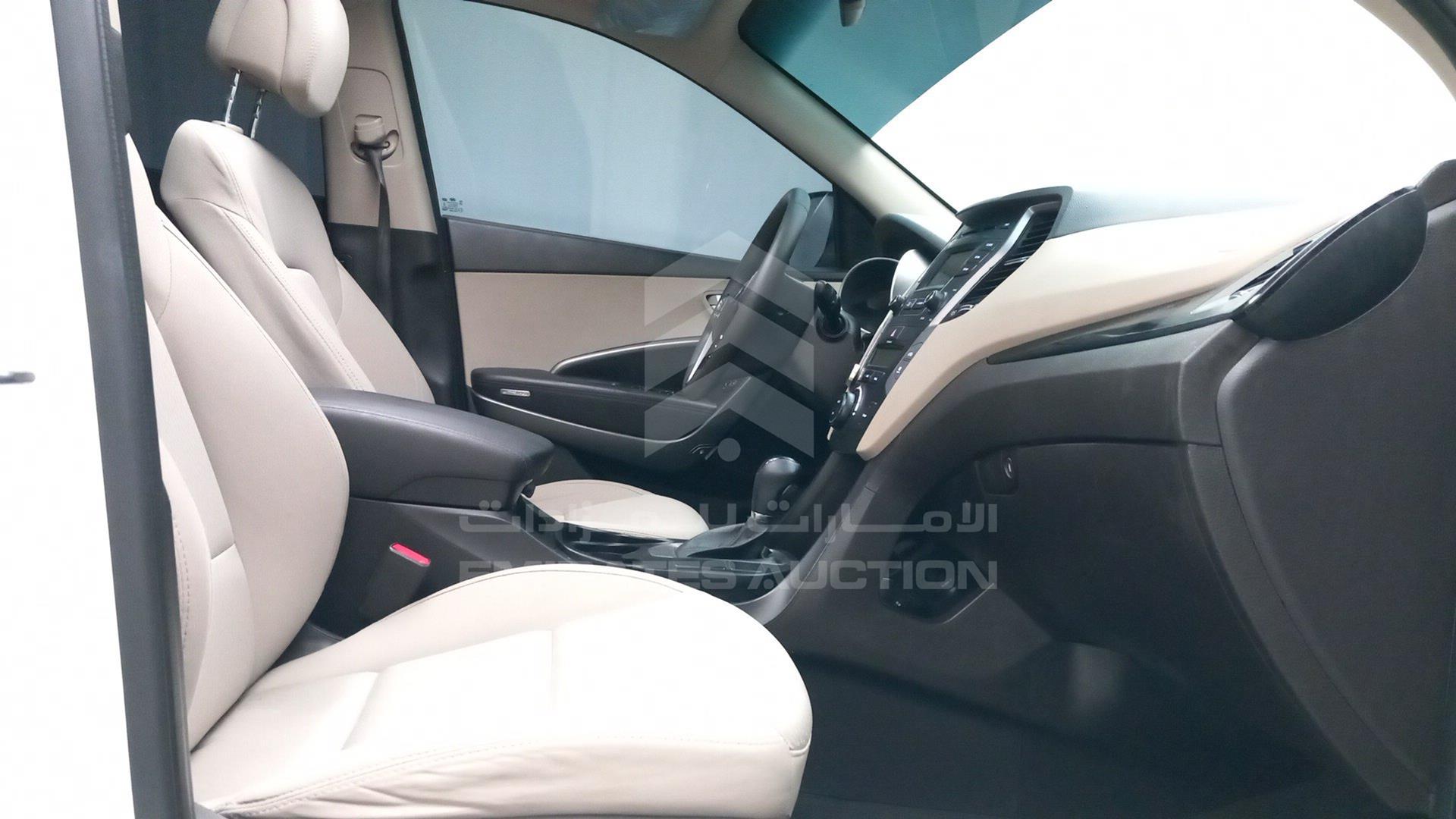2016 HYUNDAI SANTA FE VIN: KMHSN81EXGU114119