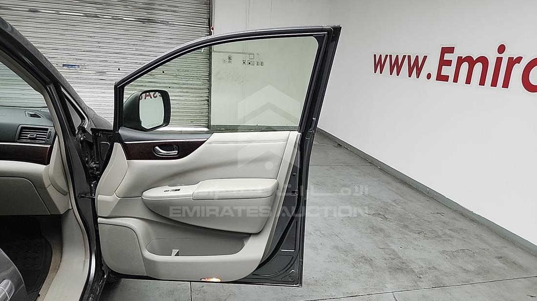 2014 Nissan Quest — Front Right Door — Photo 25