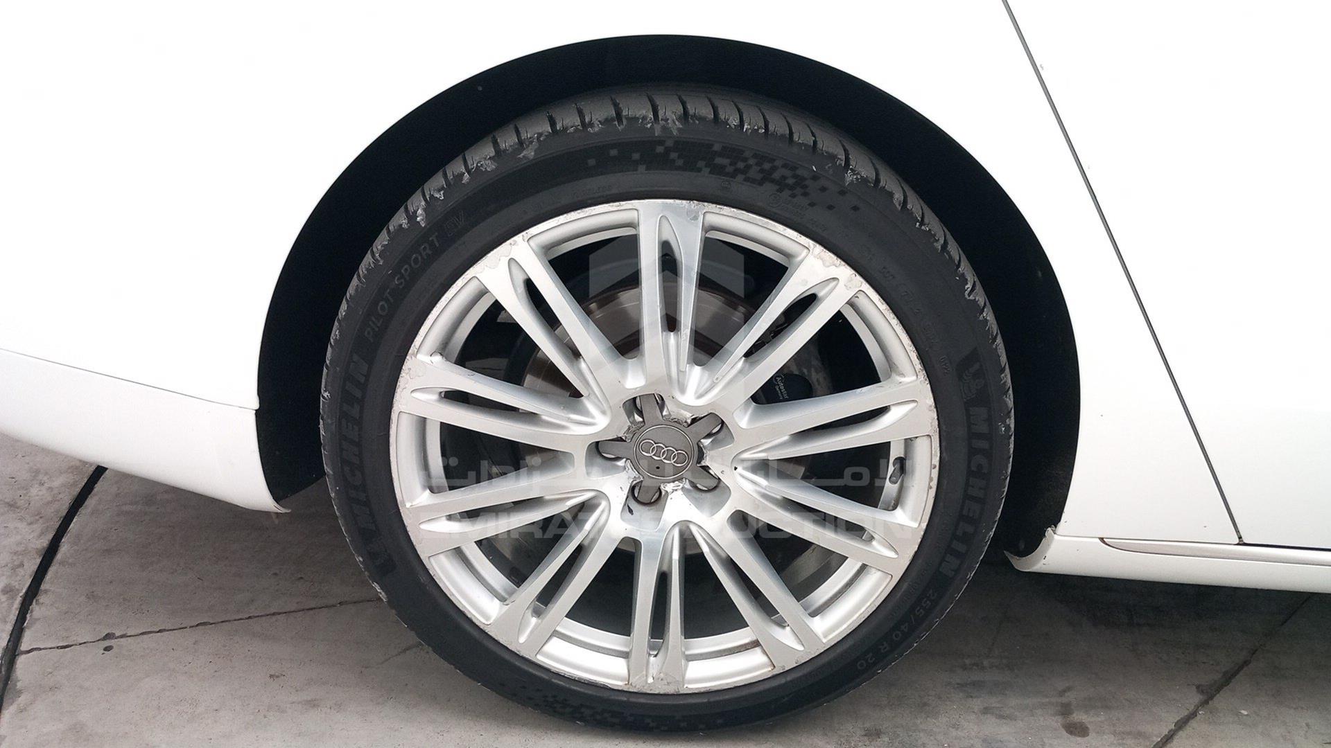 2011 AUDI A8 VIN: WAURGB4H2BN017741