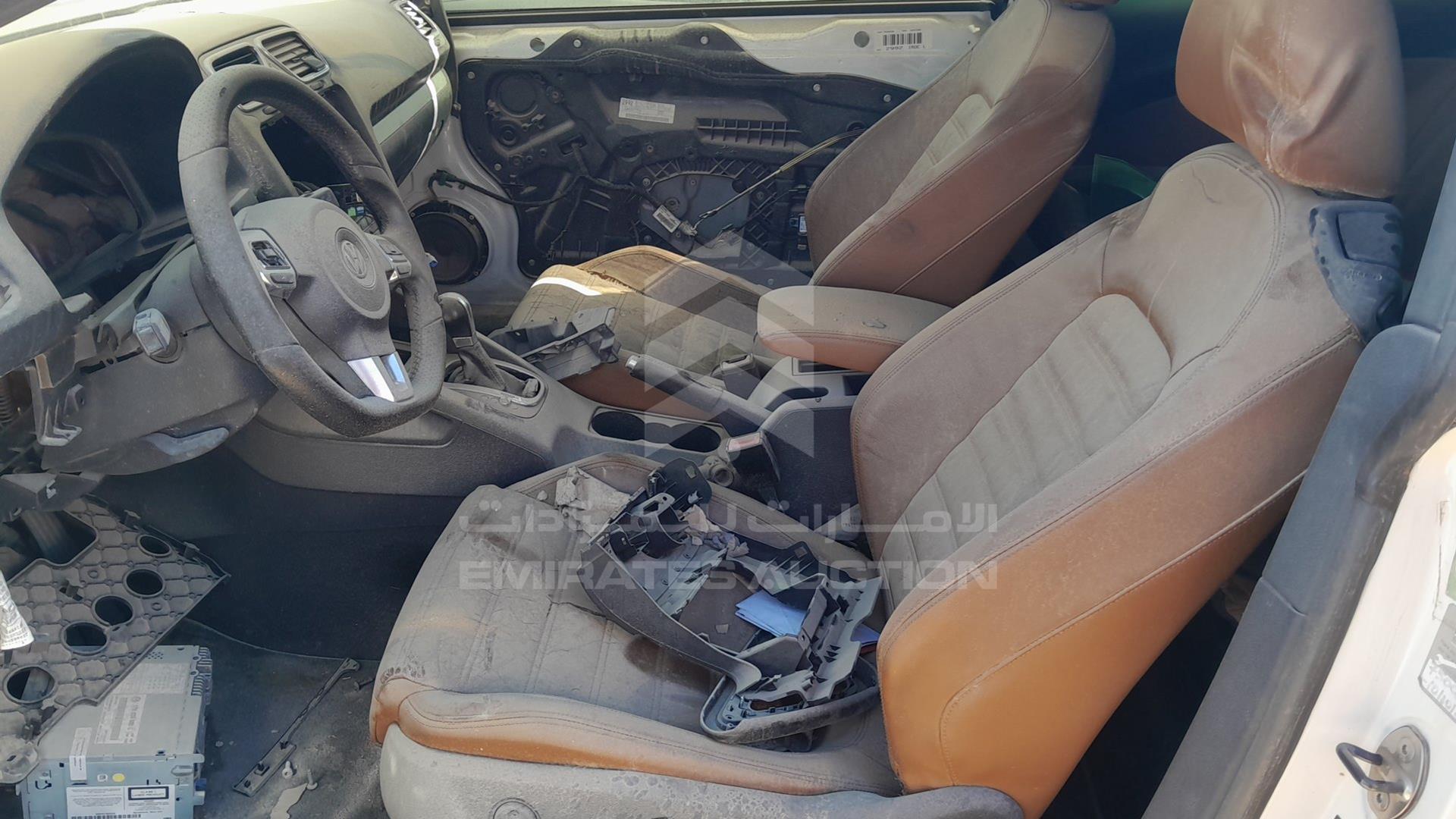 2011 VOLKSWAGEN SCIROCCO VIN: WVWBE2136BV000038