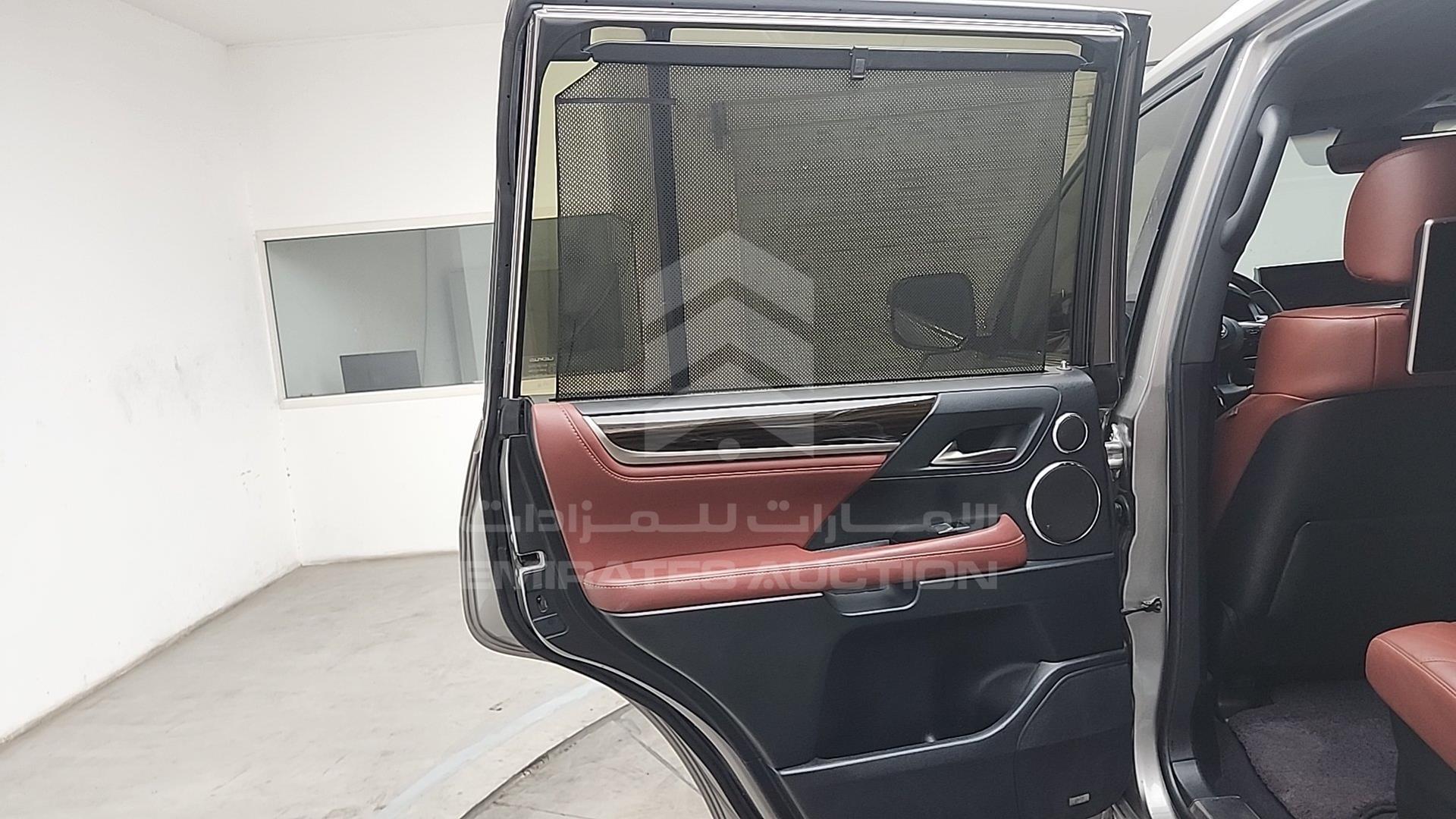 2017 LEXUS LX 570 VIN: JTJHY00W7H4233309