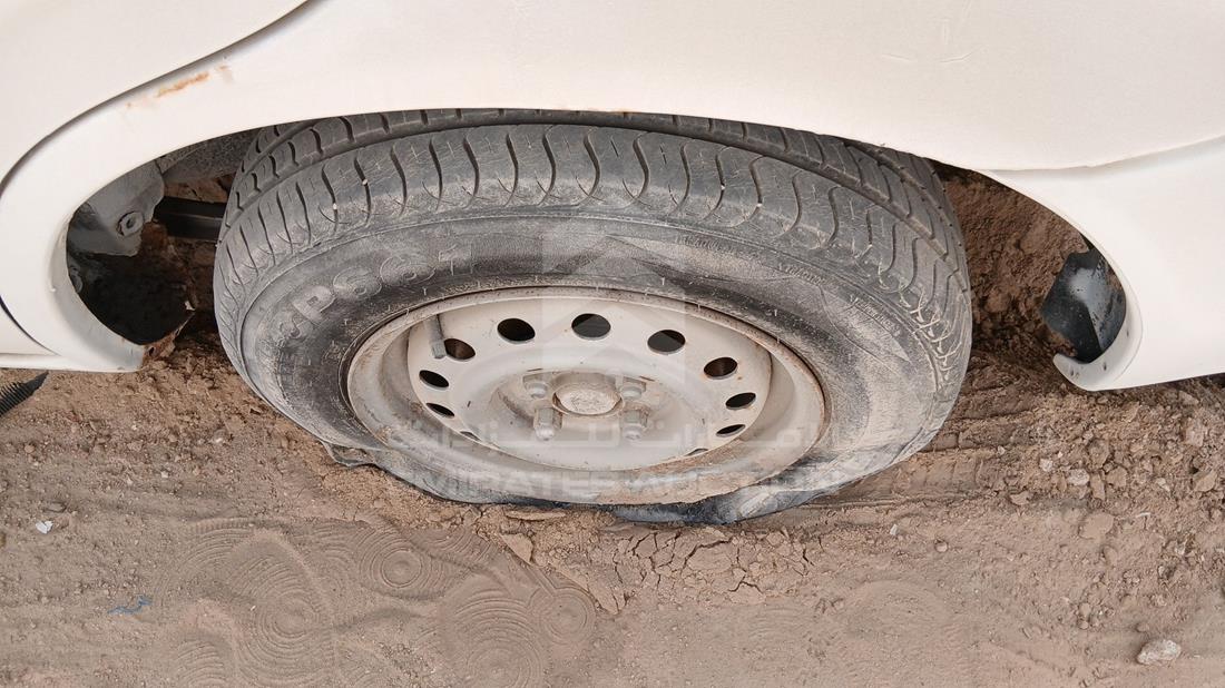 مازدا 323 2003 — الإطار الخلفي الأيسر — صورة 27