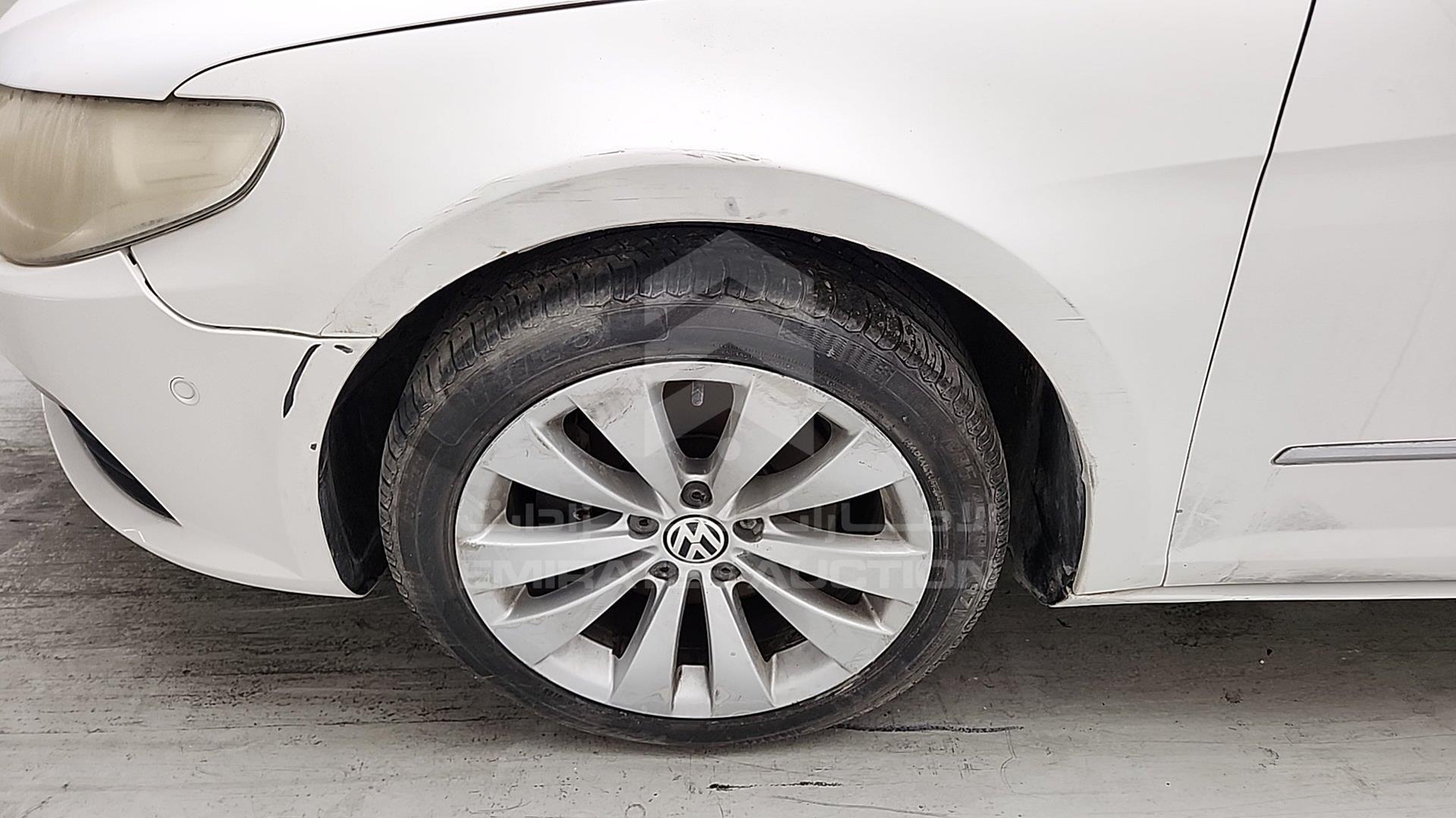 2011 VOLKSWAGEN PASSAT VIN: WVWAB13C3BE710896