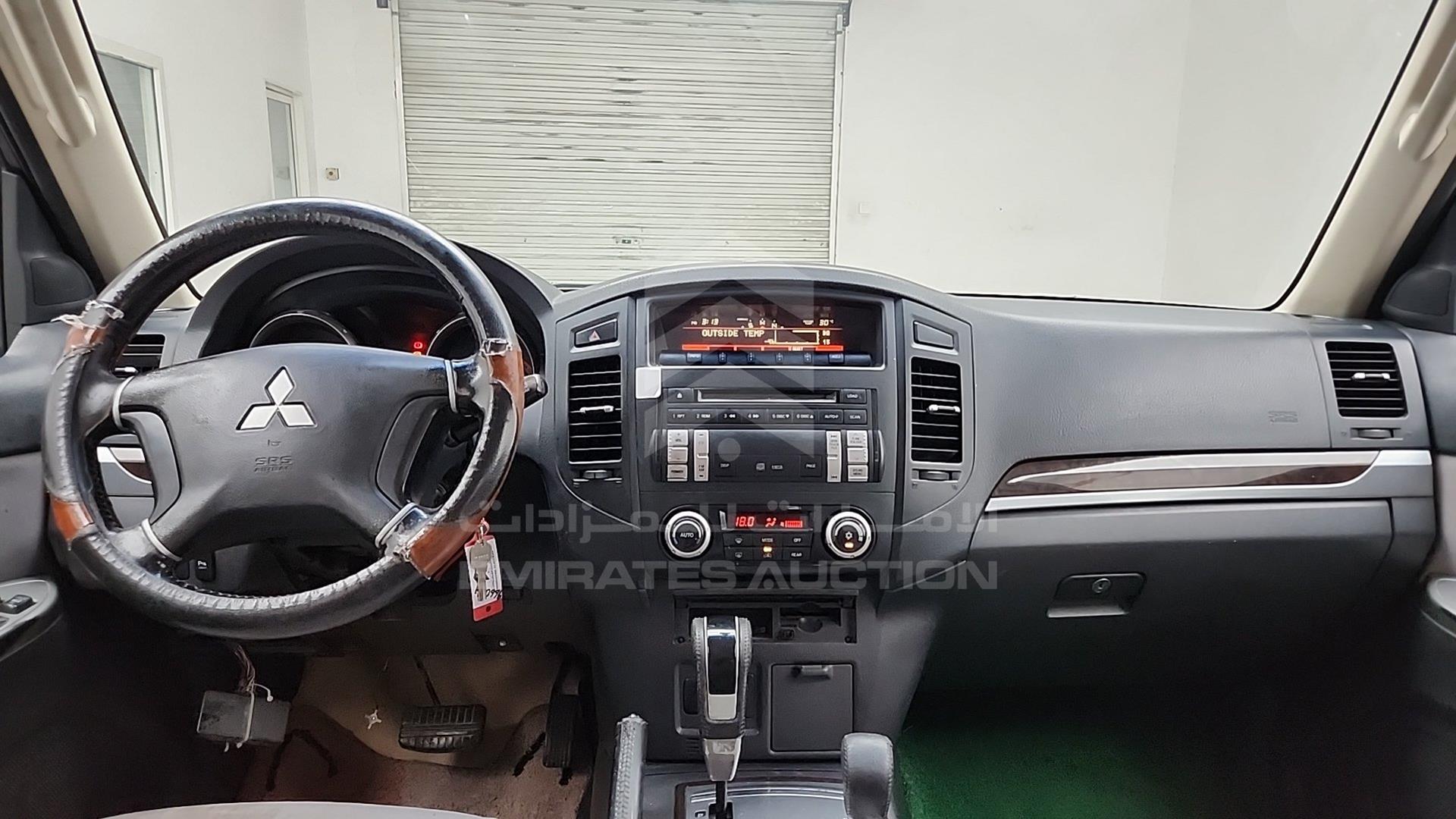 2014 MITSUBISHI PAJERO VIN: JMYLRV95WEJ717770