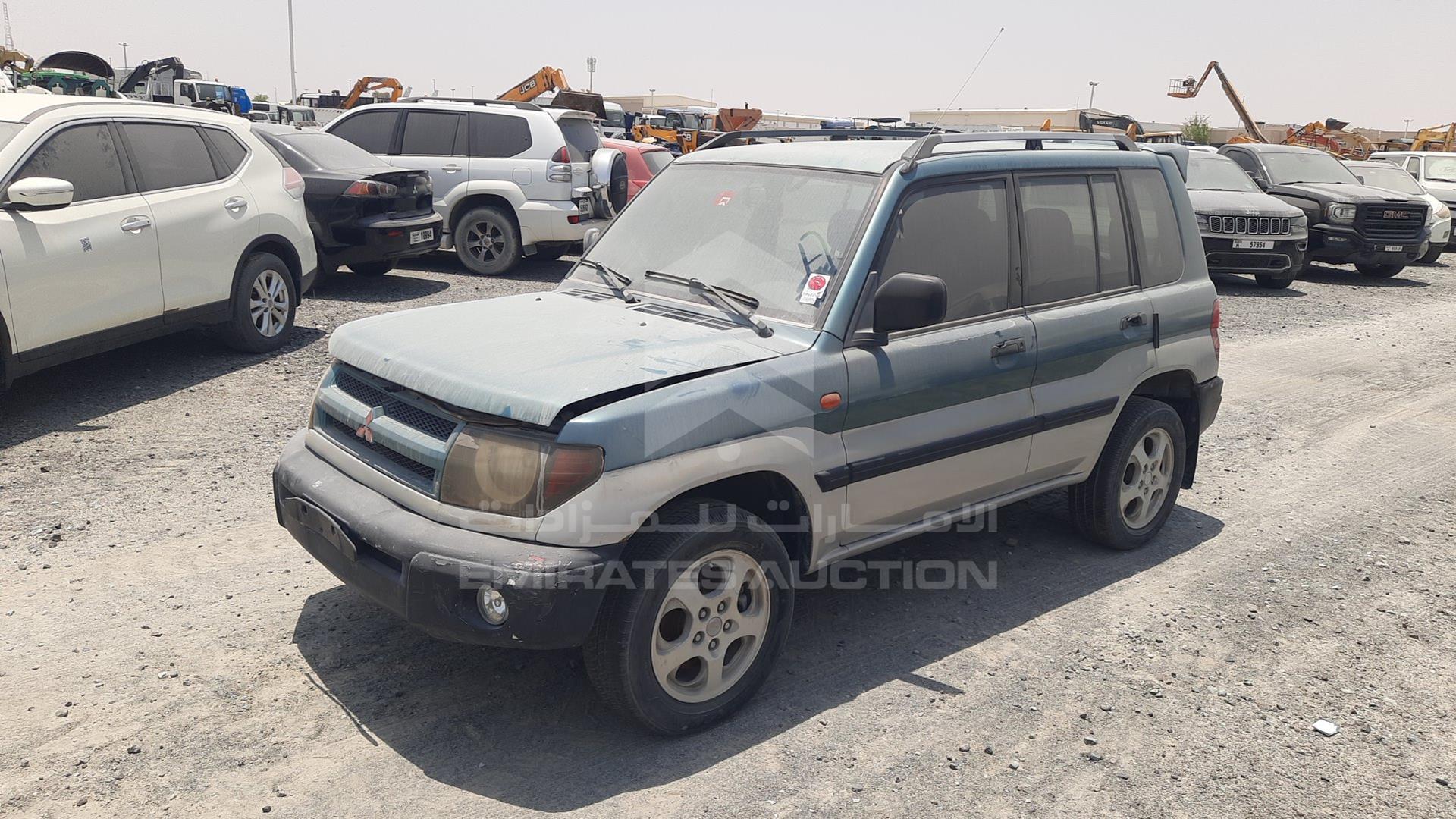 2000 MITSUBISHI PAJERO VIN: JMYLRH76WYY700118