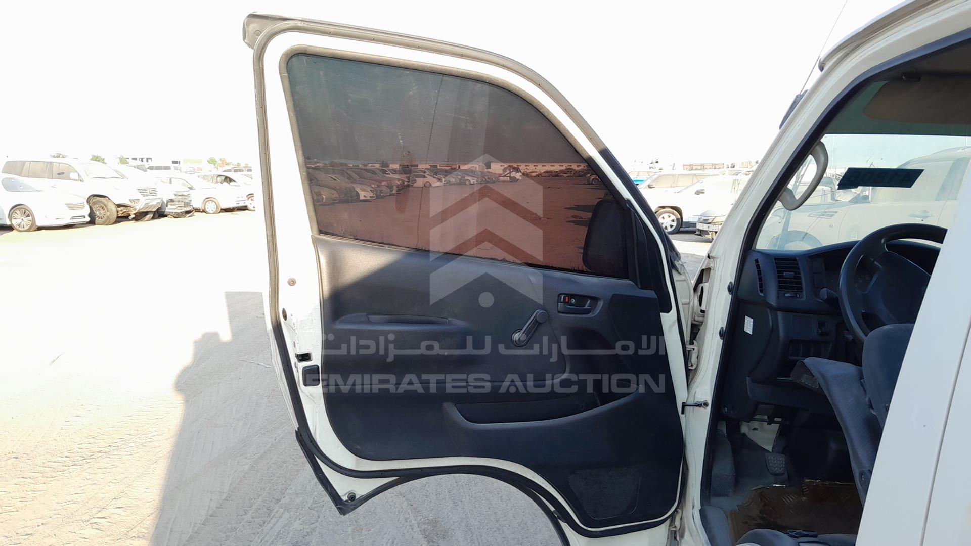 2014 TOYOTA HIACE VIN: JTFHX02P5E0092536