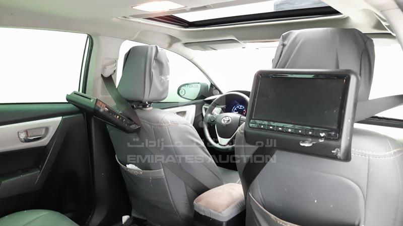 RKLBL9HE7F5241122 Auction: EmiratesAuction Lot: 407963 RKLBL9HE7F5241122 Toyota Corolla 2015 WHITE Photo 29