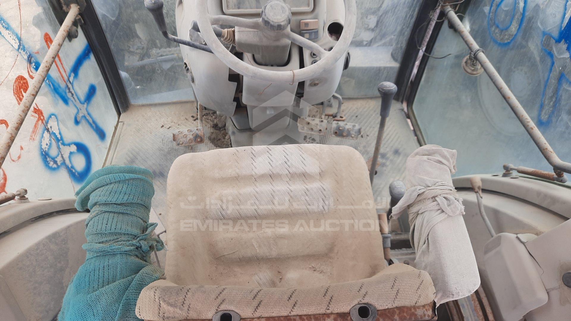 2002 TRACTOR --- VIN: MFDLM46029