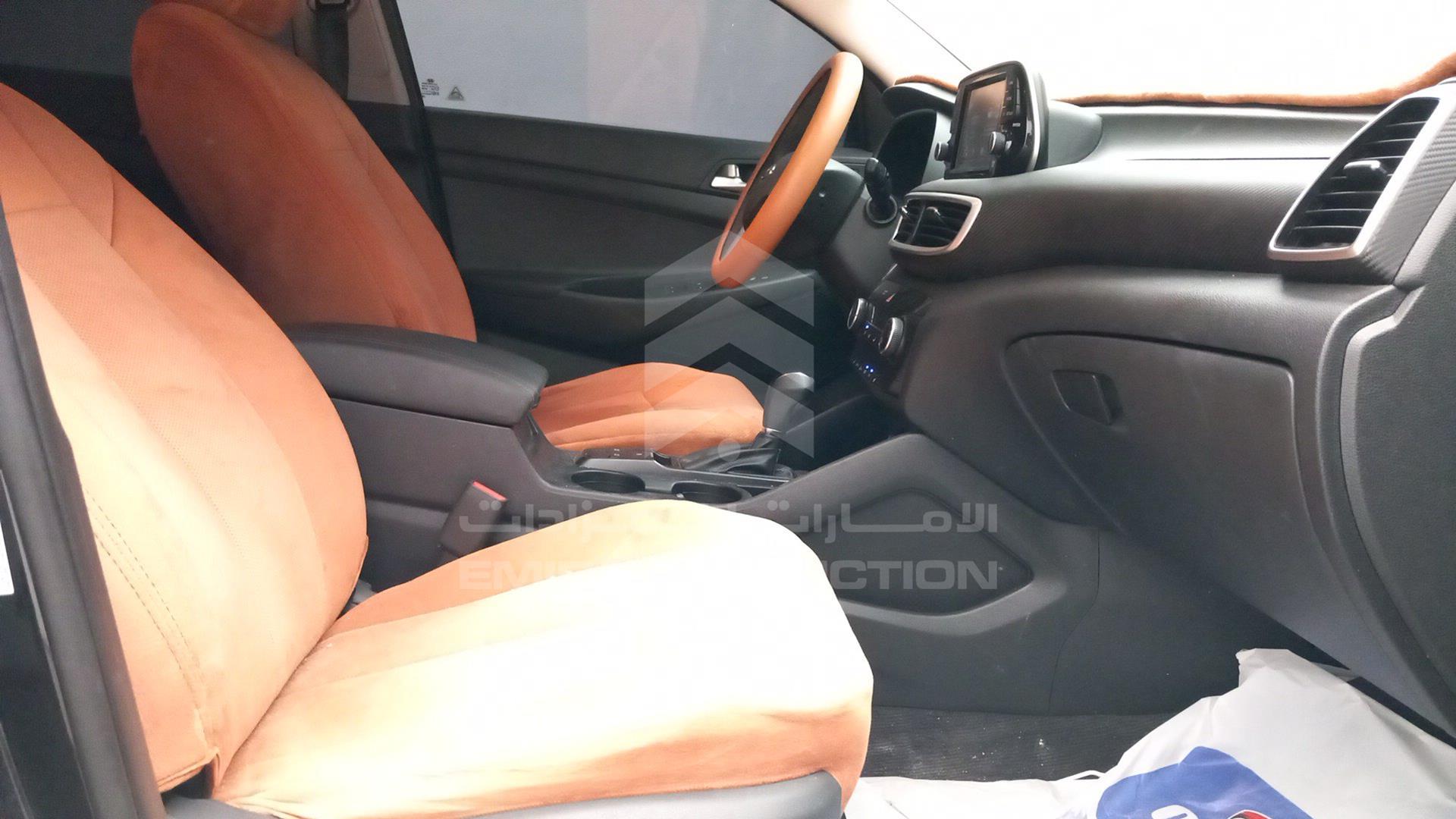 2020 HYUNDAI TUCSON VIN: KM8J33A42LU167175