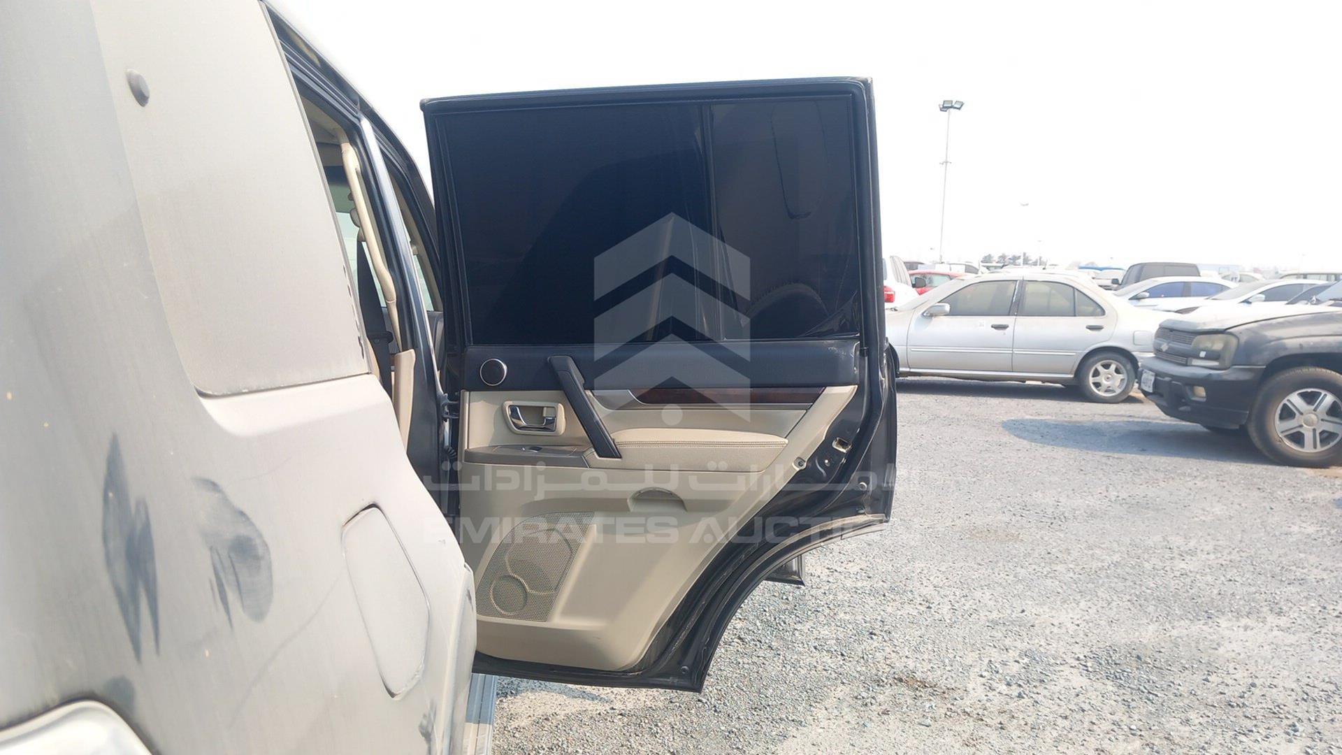 2013 MITSUBISHI PAJERO VIN: JMYLRV95WDJ701089
