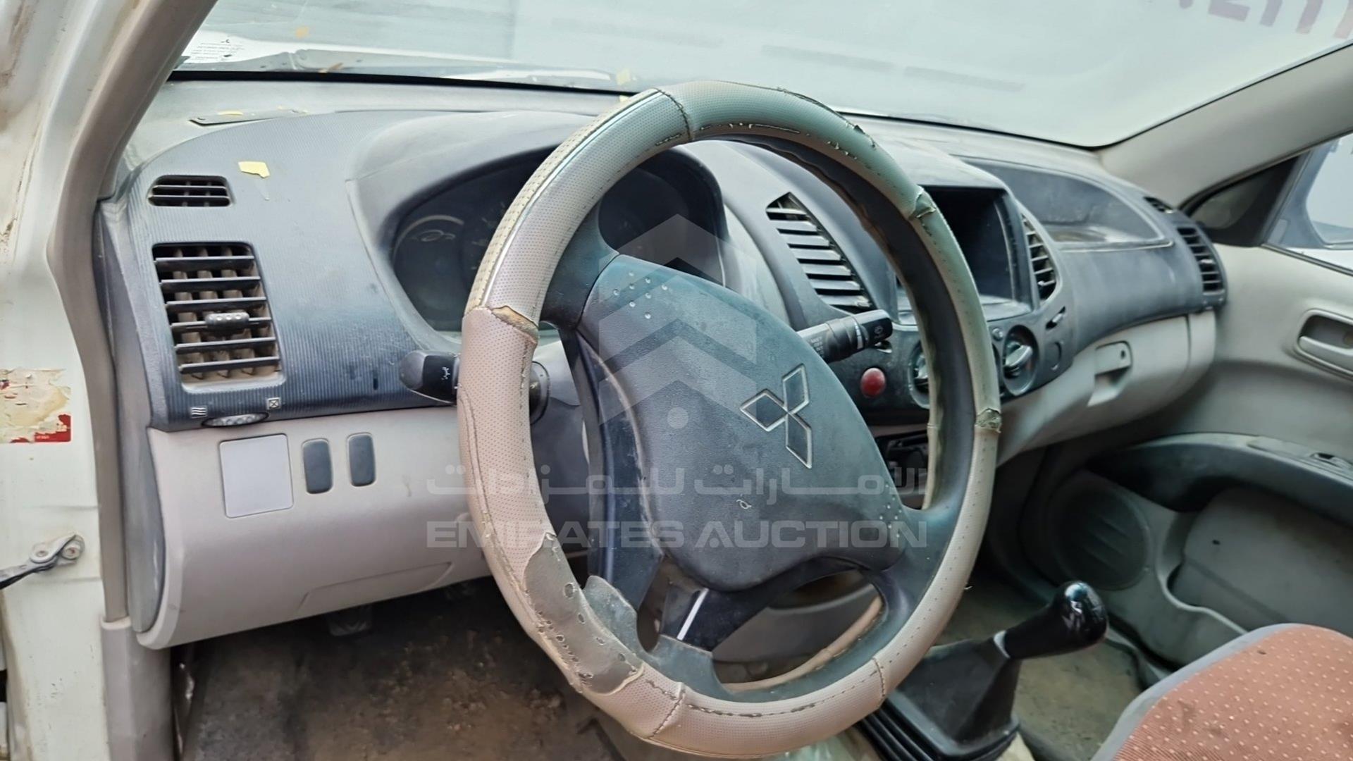 2013 MITSUBISHI PICK UP VIN: MMBJNKA50DD021332