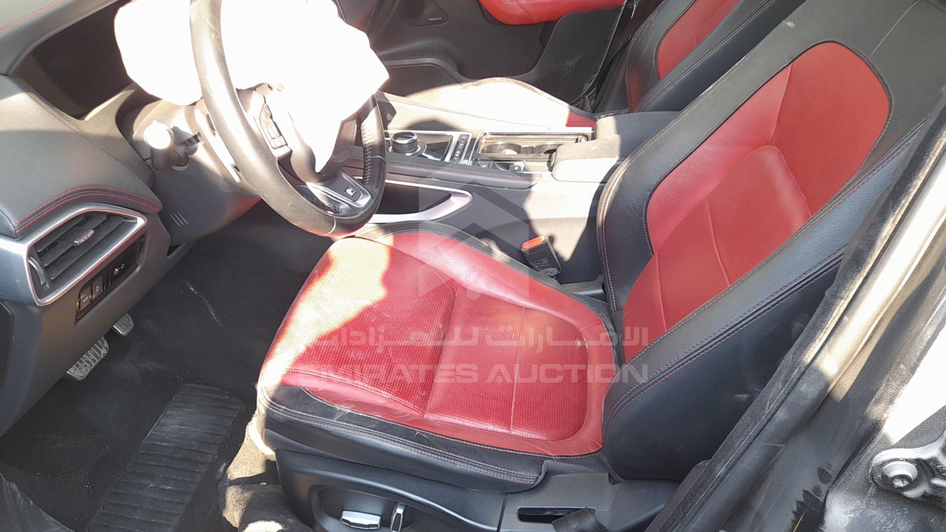 2019 JAGUAR F-PACE VIN: SADCA2BX2KA615649