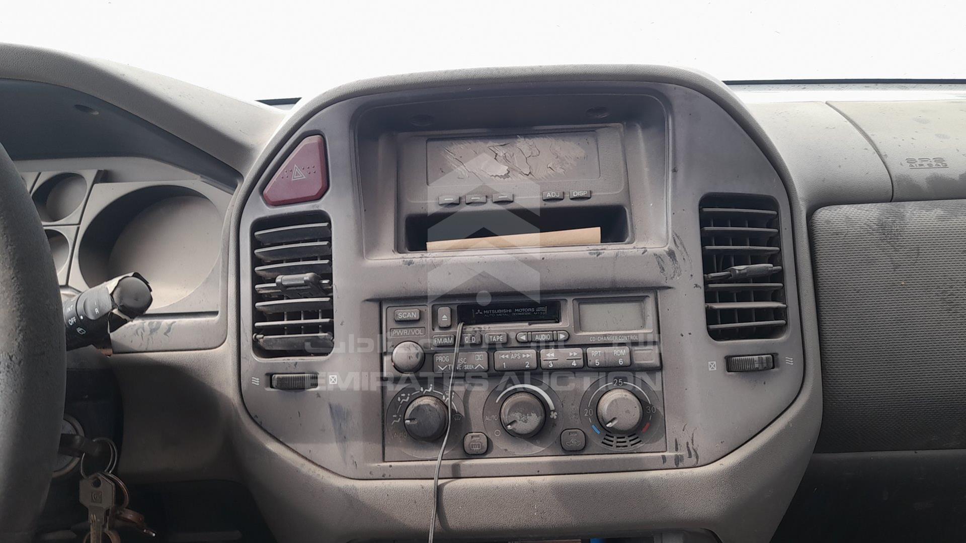 2006 MITSUBISHI PAJERO VIN: JMYLRV73W6J713853