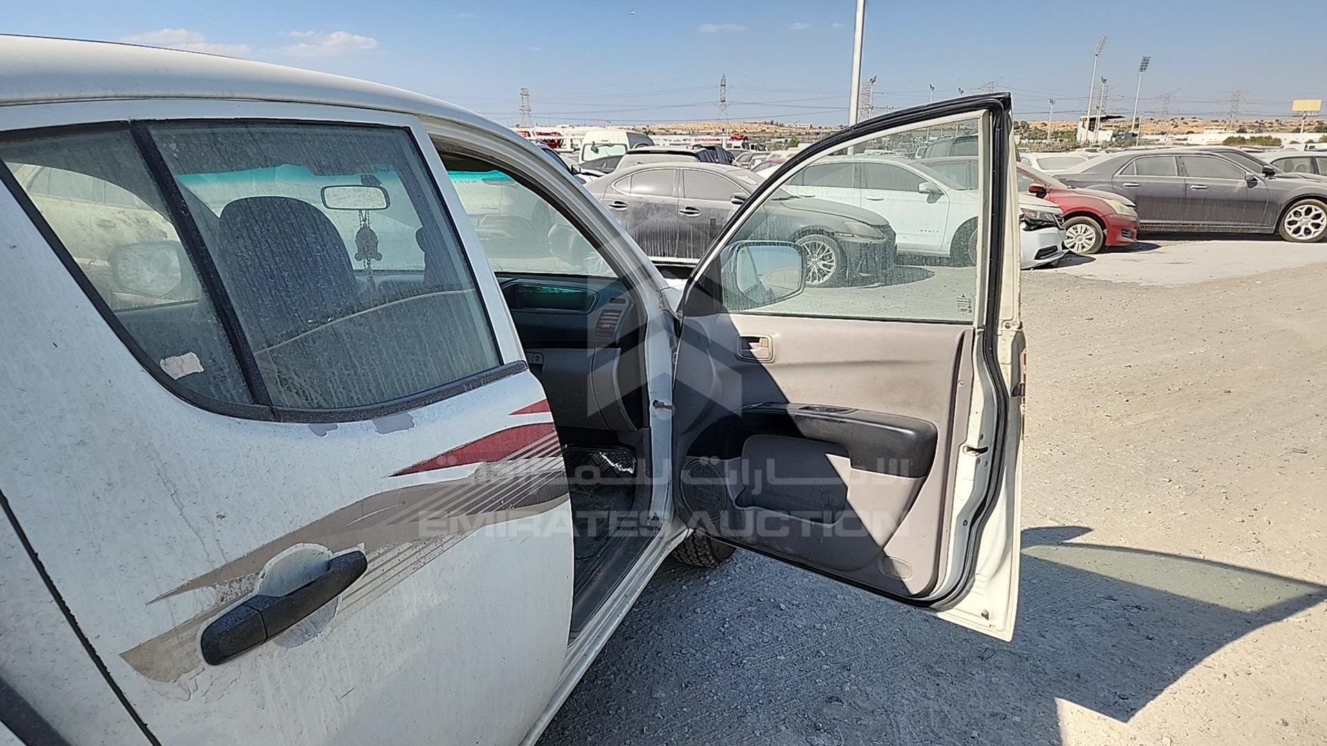 2014 MITSUBISHI L 200 VIN: MMBJNKA50ED004893
