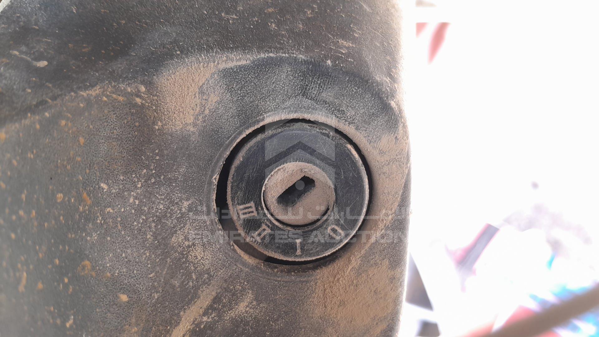 0 VOLVO --- VIN: YV2A4B3A0V1808557