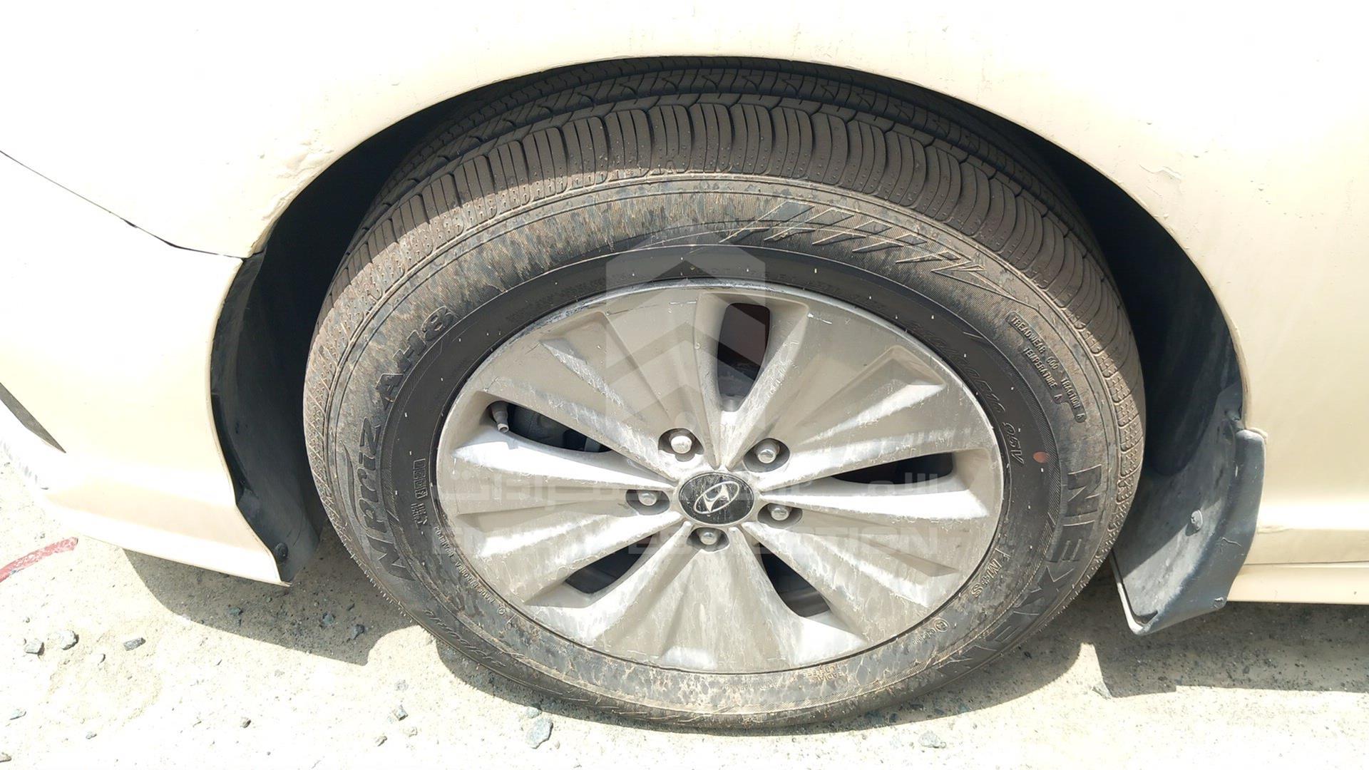 2019 HYUNDAI SONATA VIN: KMHE24131KA093040