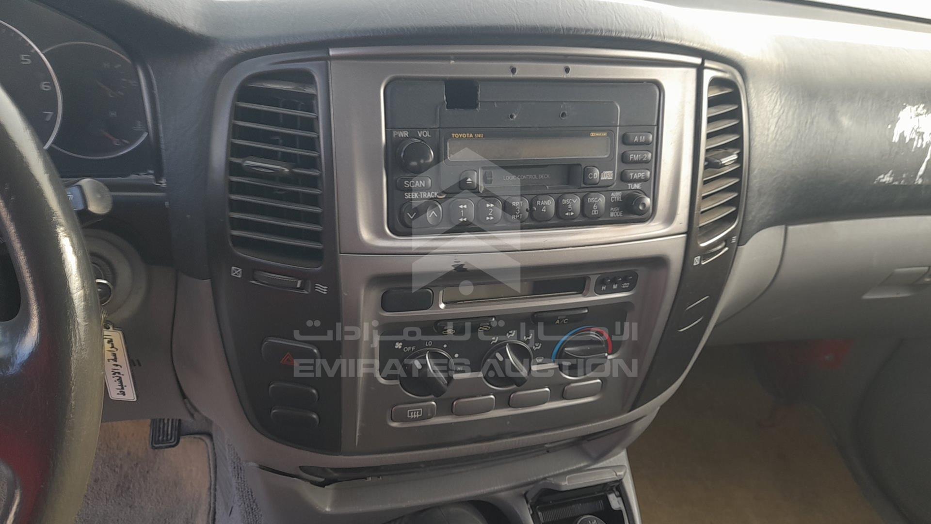 2007 TOYOTA LAND CRUISER VIN: JTGHJ01J273011004