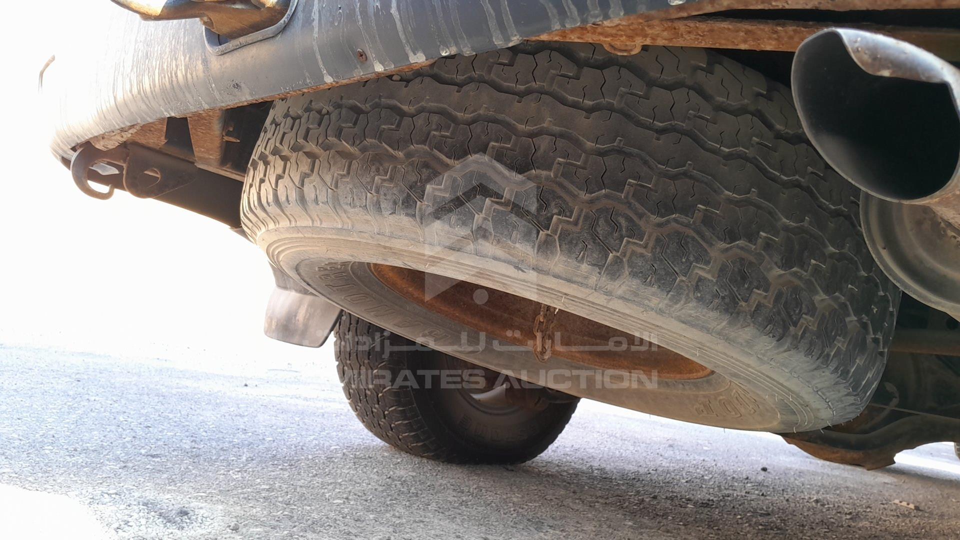 2003 TOYOTA LAND CRUISER VIN: JTGHJ01J633003935