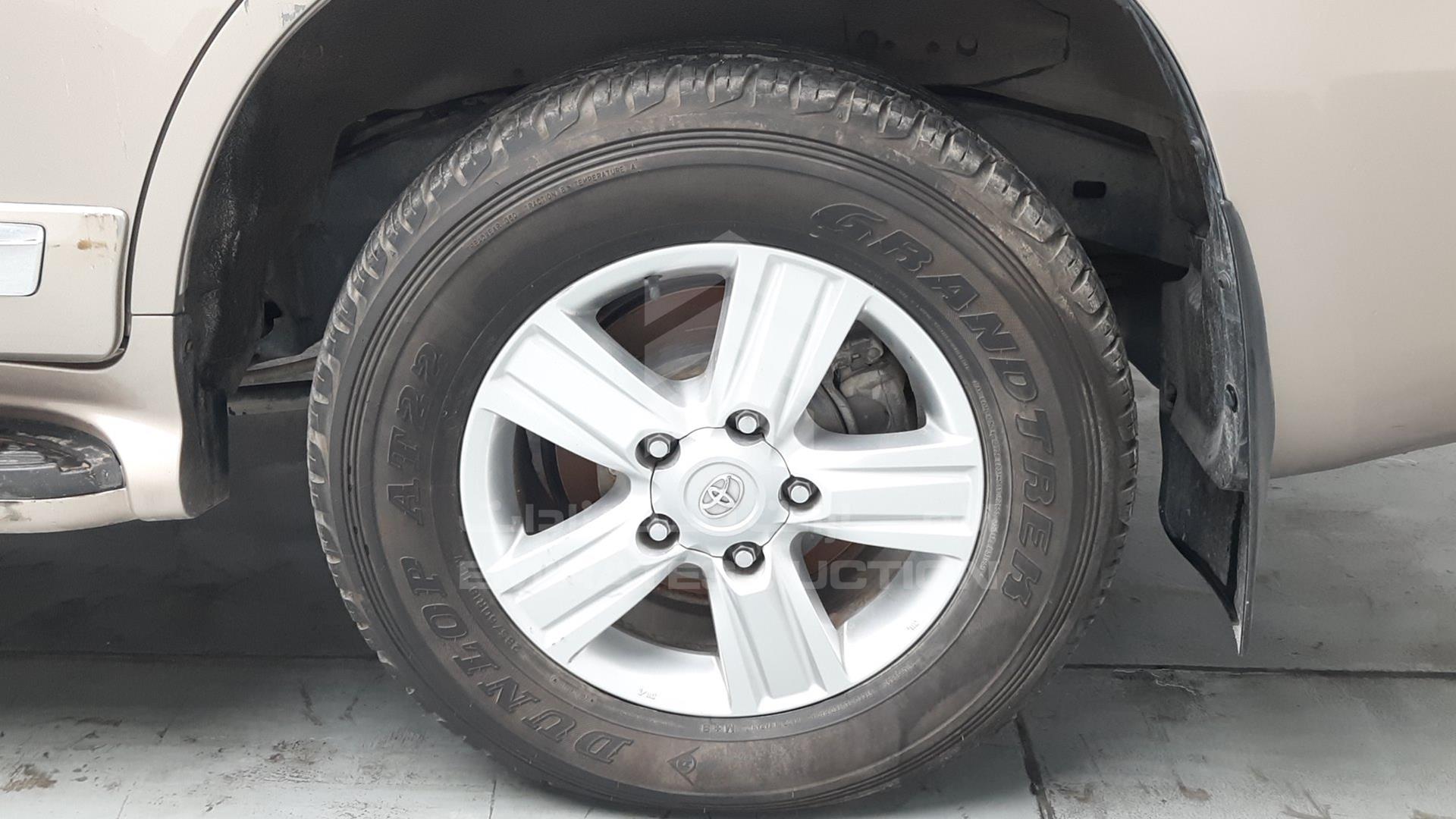 2015 TOYOTA LAND CRUISER VIN: JTMHY05J5F4032408