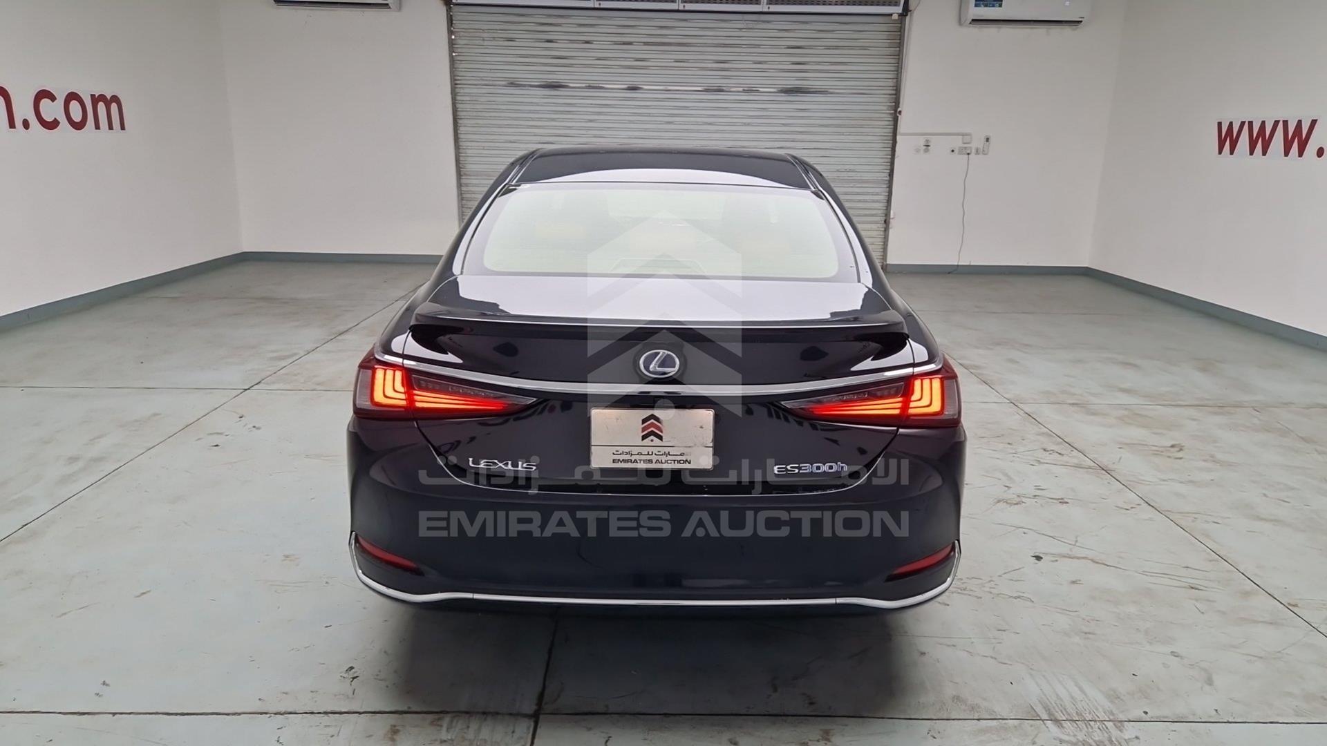 2021 LEXUS ES 300H VIN: JTHB21B15M2140116