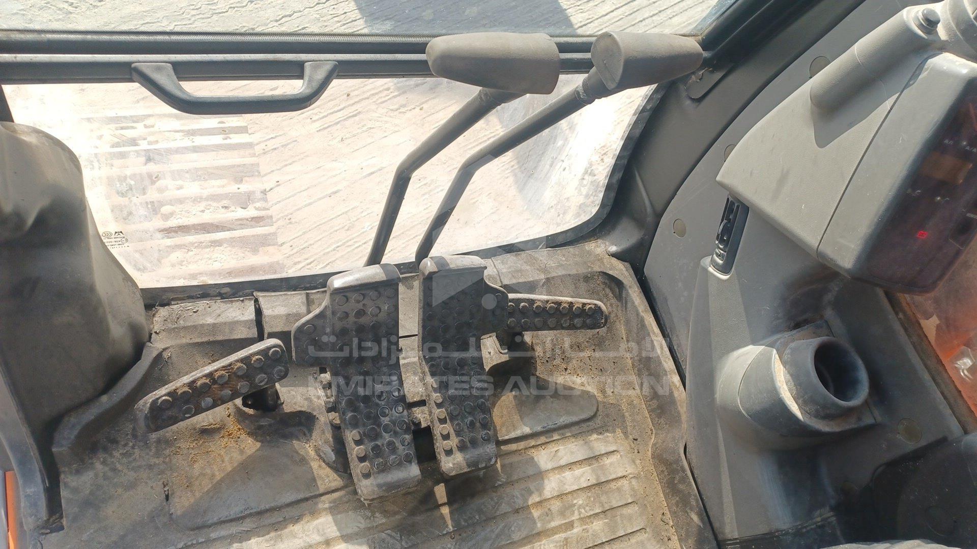 2015 HITACHI EXCAVATOR VIN: HHEAYK00C00100545