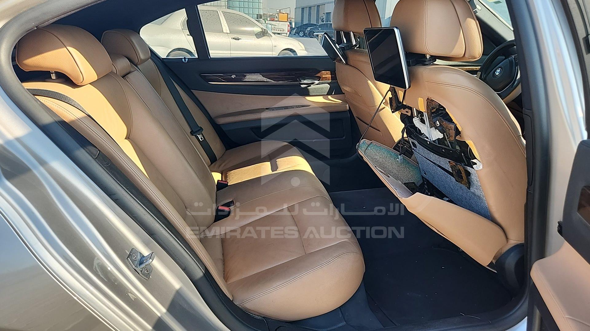 2013 BMW 750 VIN: WBAYE8101DD145934