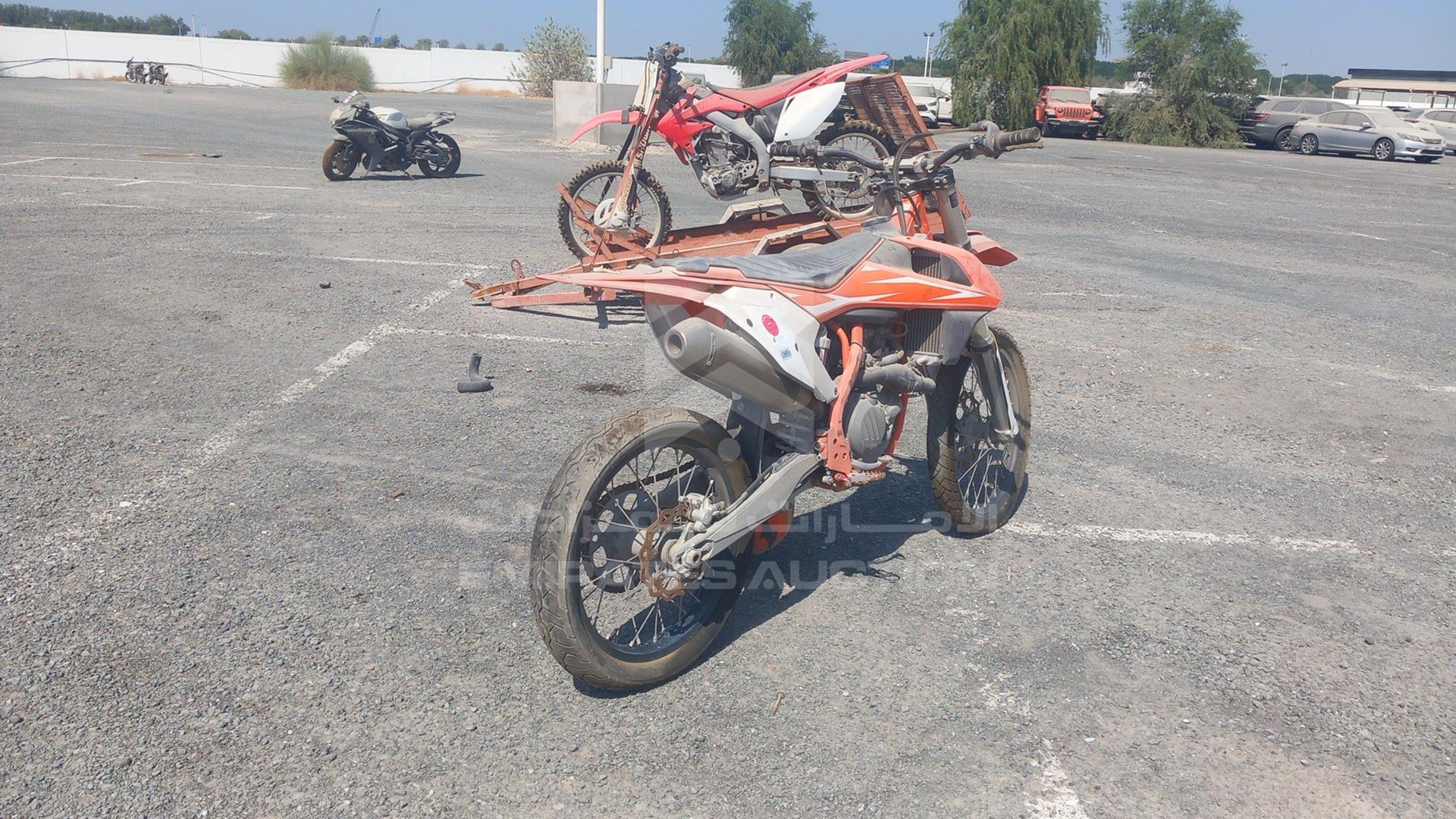 2018 KTM 450 SX-F VIN: VBKSXR436JM333213