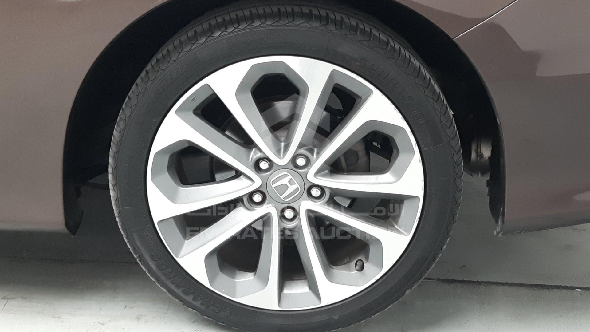 2013 HONDA ACCORD VIN: 1HGCT2275DA600184