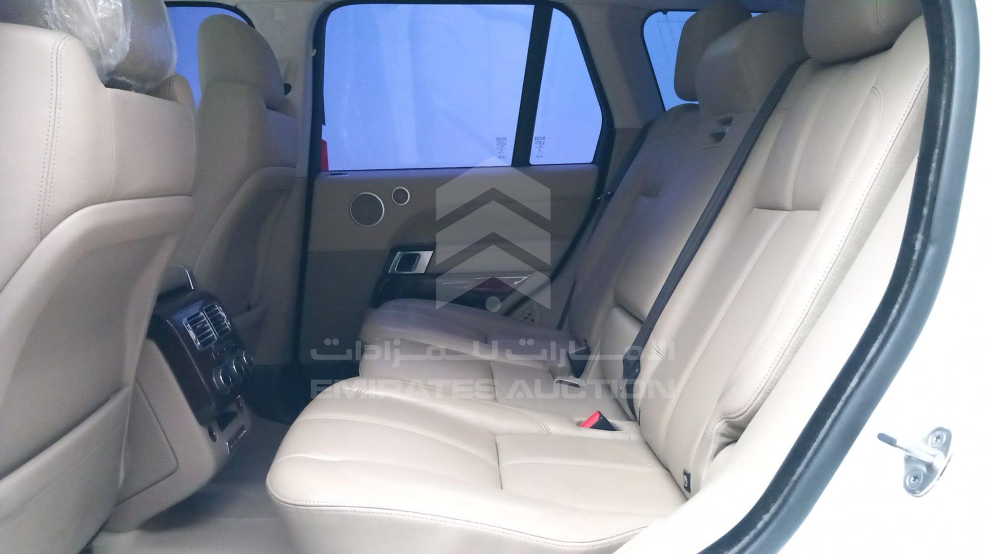 2014 RANGE ROVER VOGUE VIN: SALGA2DF6EA132437