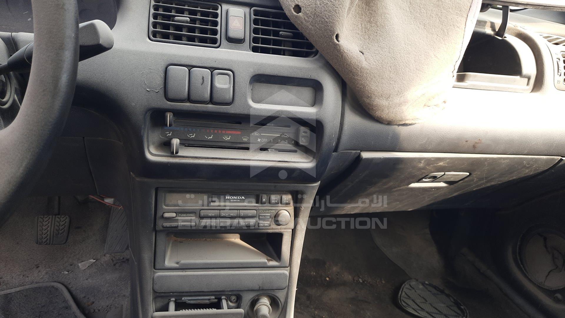 1996 MAZDA 323 VIN: JM7BA113200104953