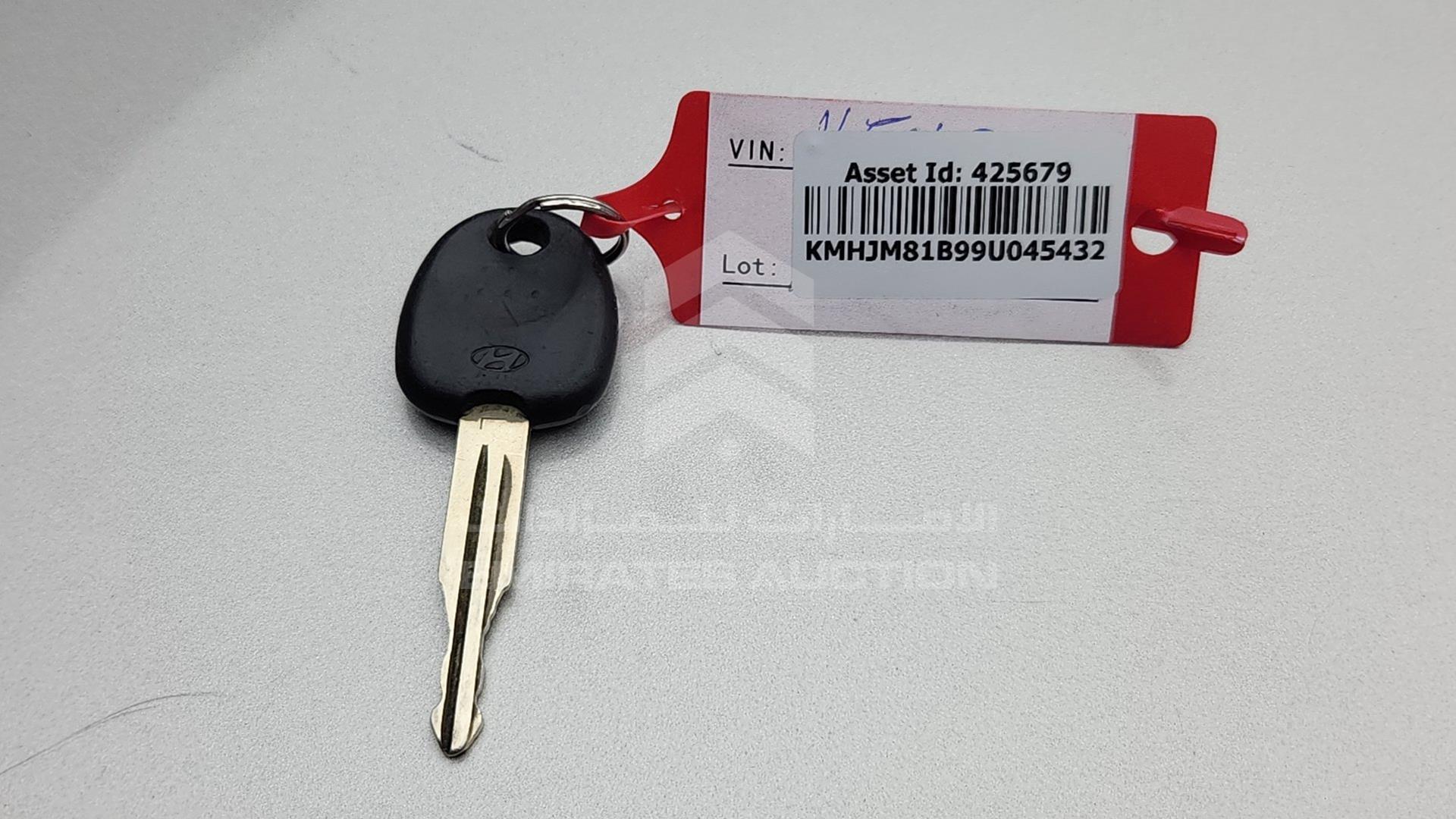 2009 HYUNDAI TUCSON VIN: KMHJM81B99U045432