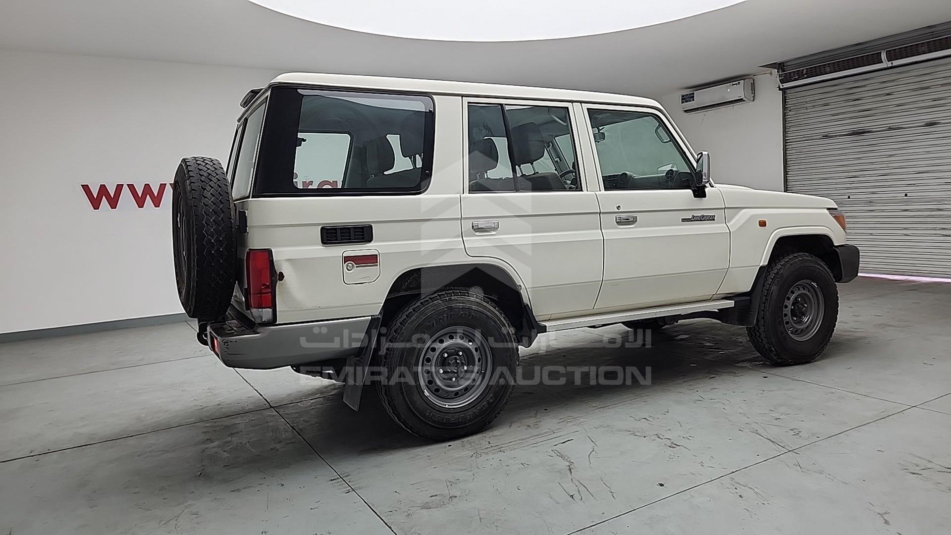 2017 TOYOTA LC 76 VIN: JTEEU73J9H4200785