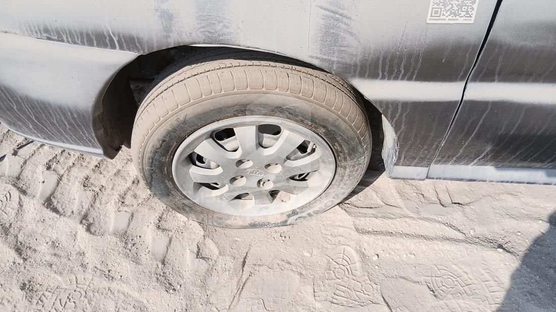 2005 Kia Rio — Front Left Tyre — Photo 32