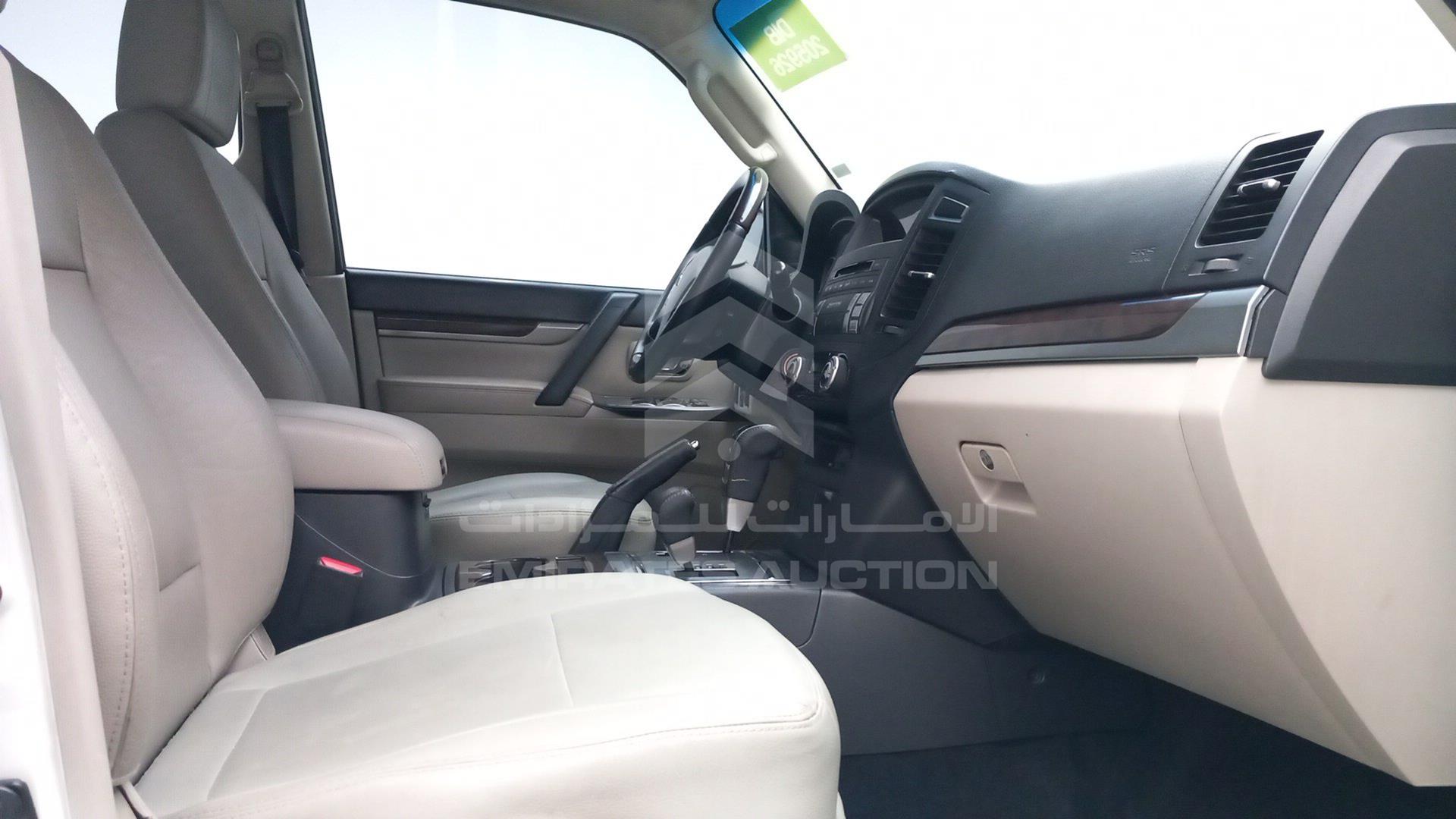 2014 MITSUBISHI PAJERO VIN: JMYLRV95WEJ703780