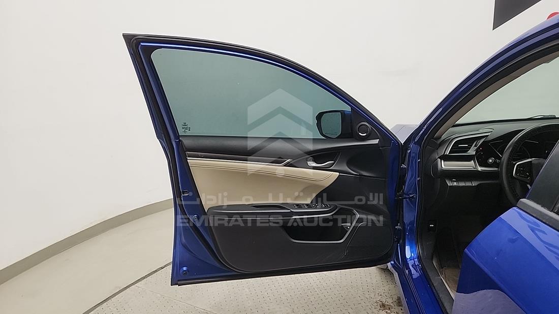 هوندا سيفيك 2019 — الباب الأمامي الأيسر — صورة 11