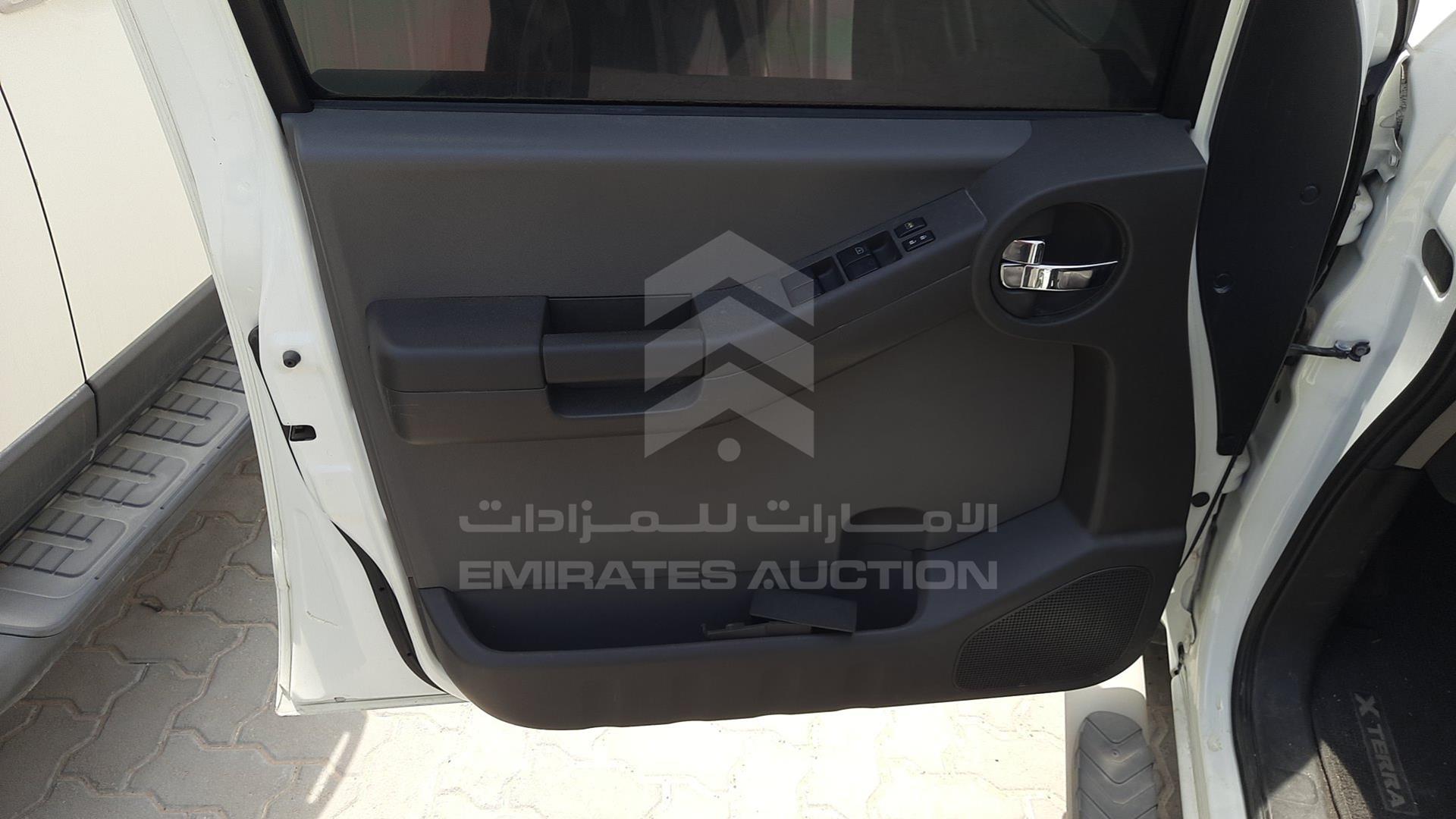 2014 NISSAN XTERRA VIN: 5N1AN0N65EN801662