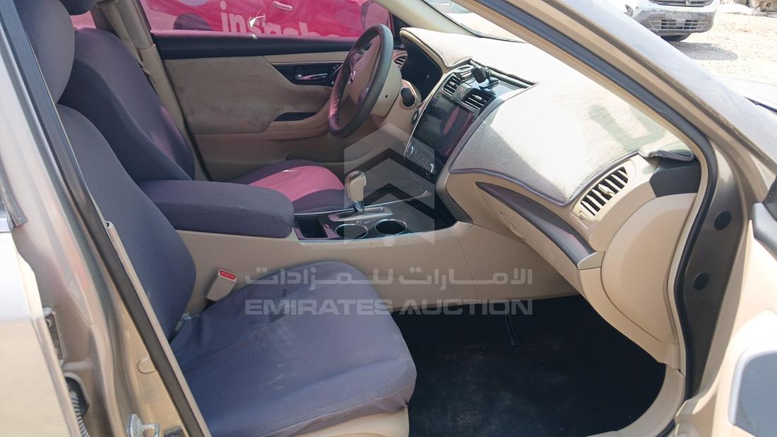 2013 Nissan Altima — Front Right Passenger Seat View — Photo 22