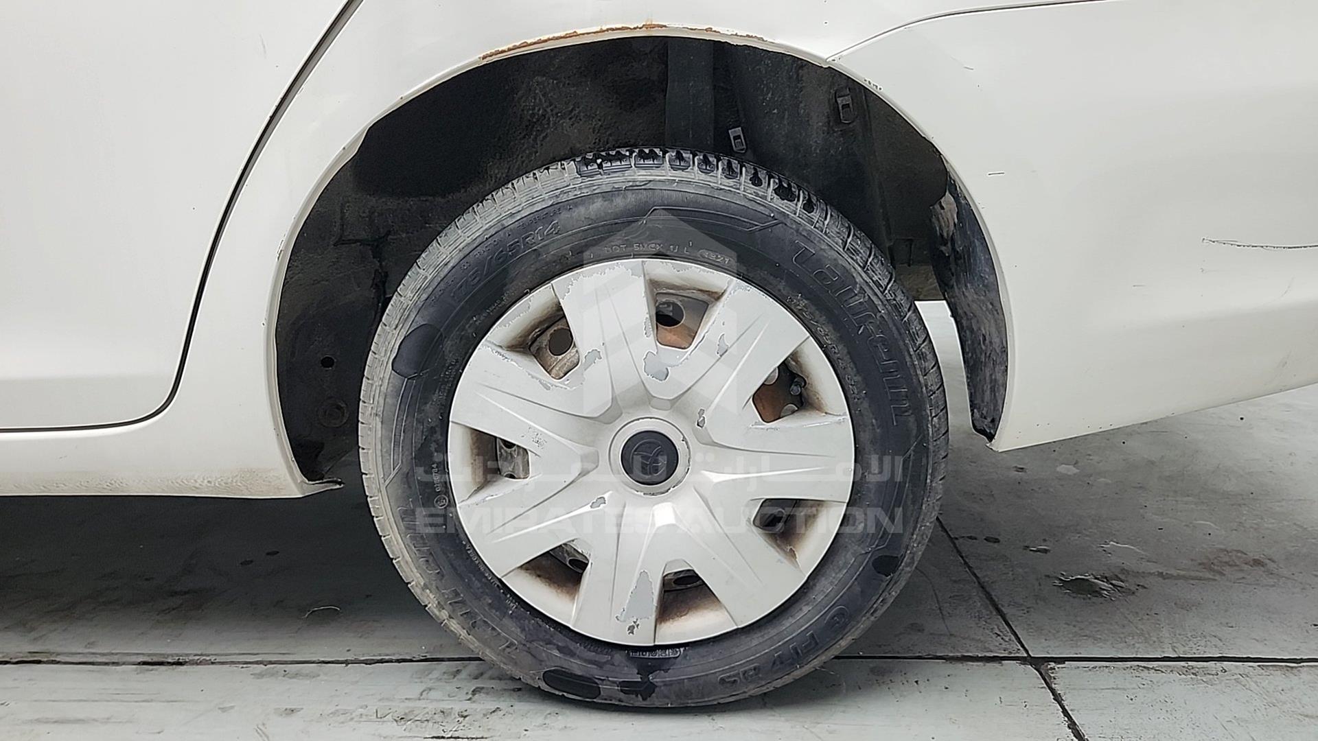 2009 TOYOTA YARIS VIN: JTDBW923094025814