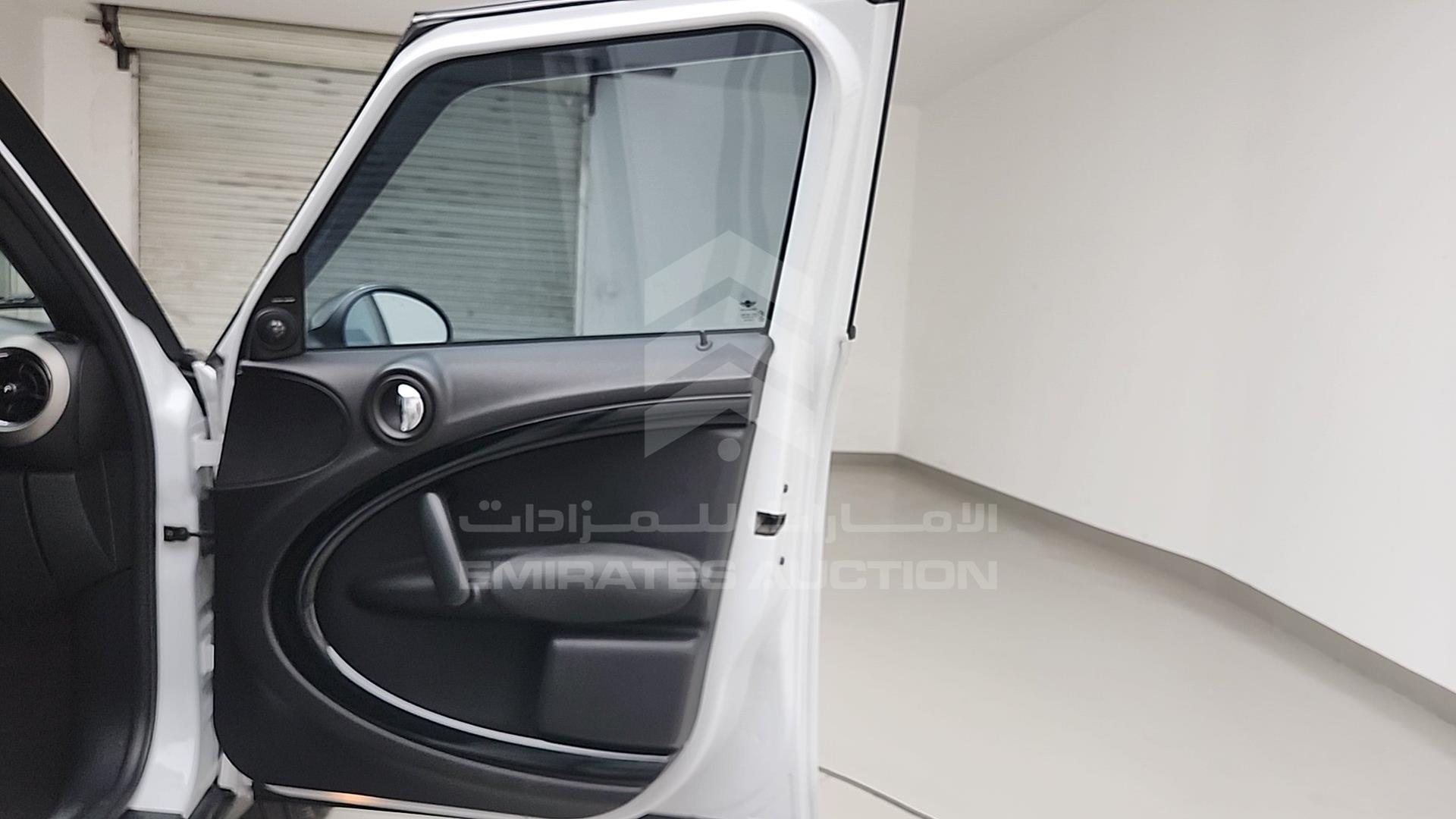 2013 MINI COOPER S VIN: WMWZC5100DWM83340