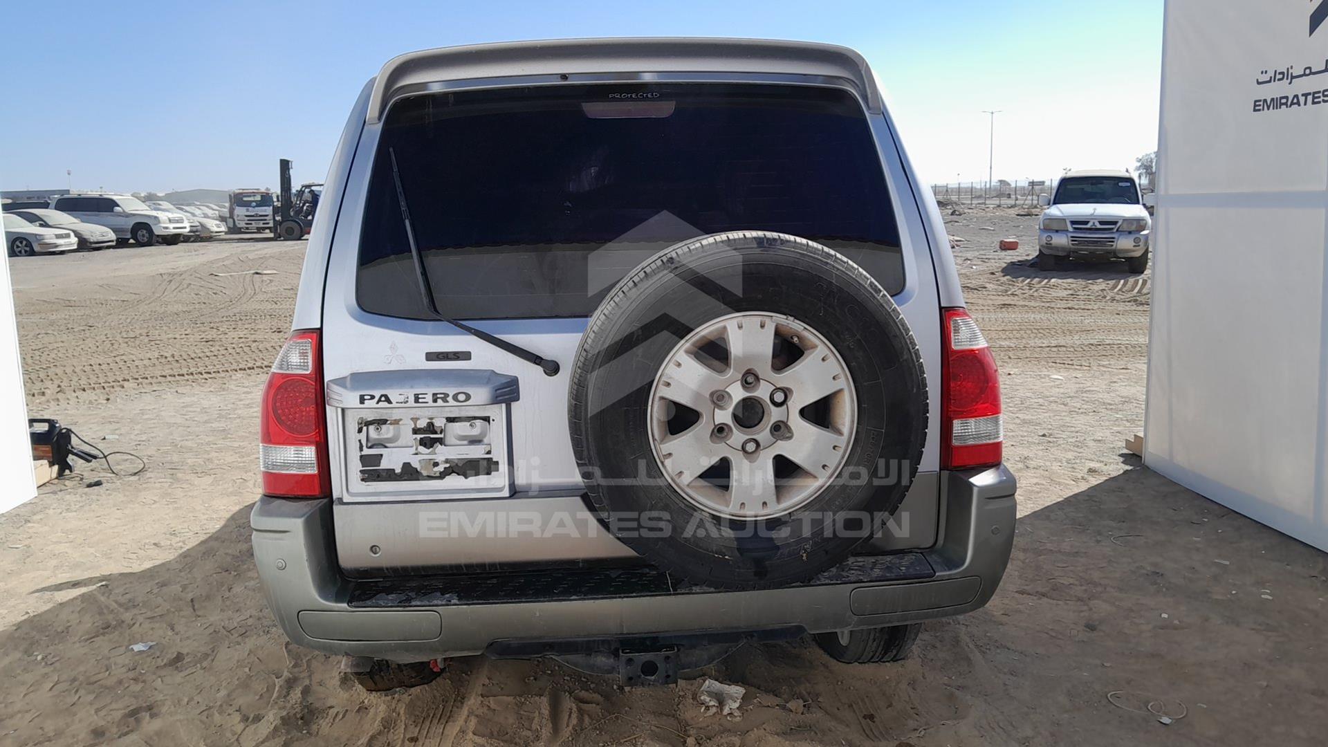 2004 MITSUBISHI PAJERO VIN: JE4MR62R04J702153