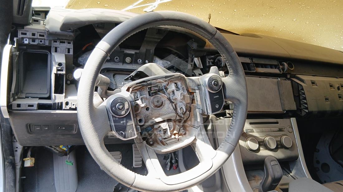 2015 Range Rover Sport — Steering & Mounted Controls — Photo 13