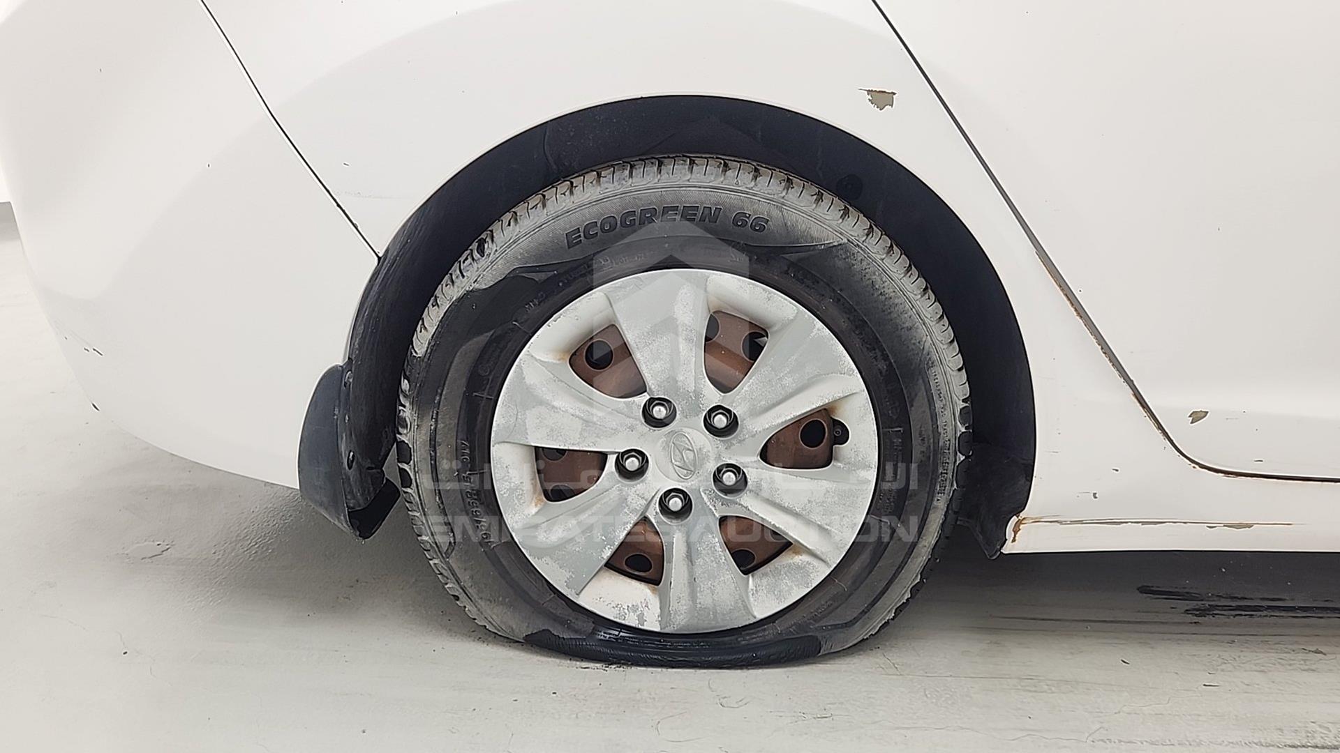 2014 HYUNDAI ELANTRA VIN: KMHDG41C6EU854824
