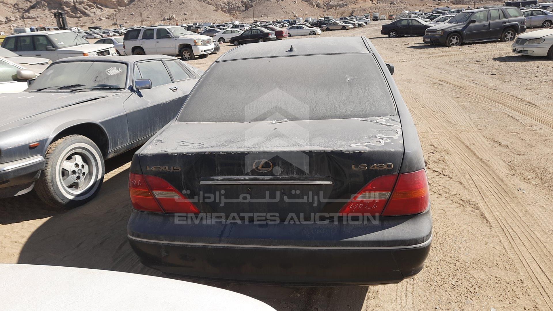 2001 LEXUS LS 430 VIN: JTHBN30F110032729