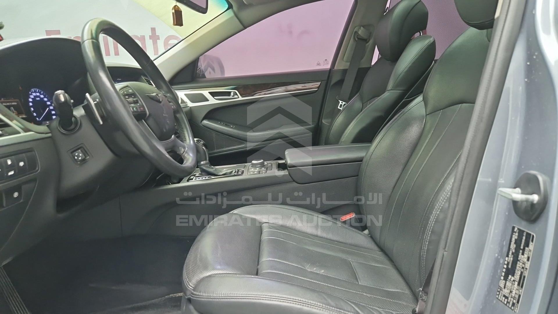 2016 HYUNDAI GENESIS VIN: KMHGM41DDGU126104