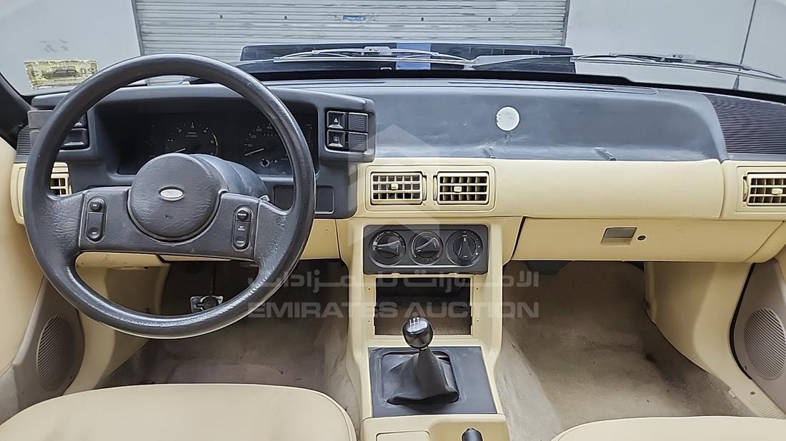 فورد موستانج 1989 — نظم الترفيه وكاميرا المراقبة والملاحة — صورة 16