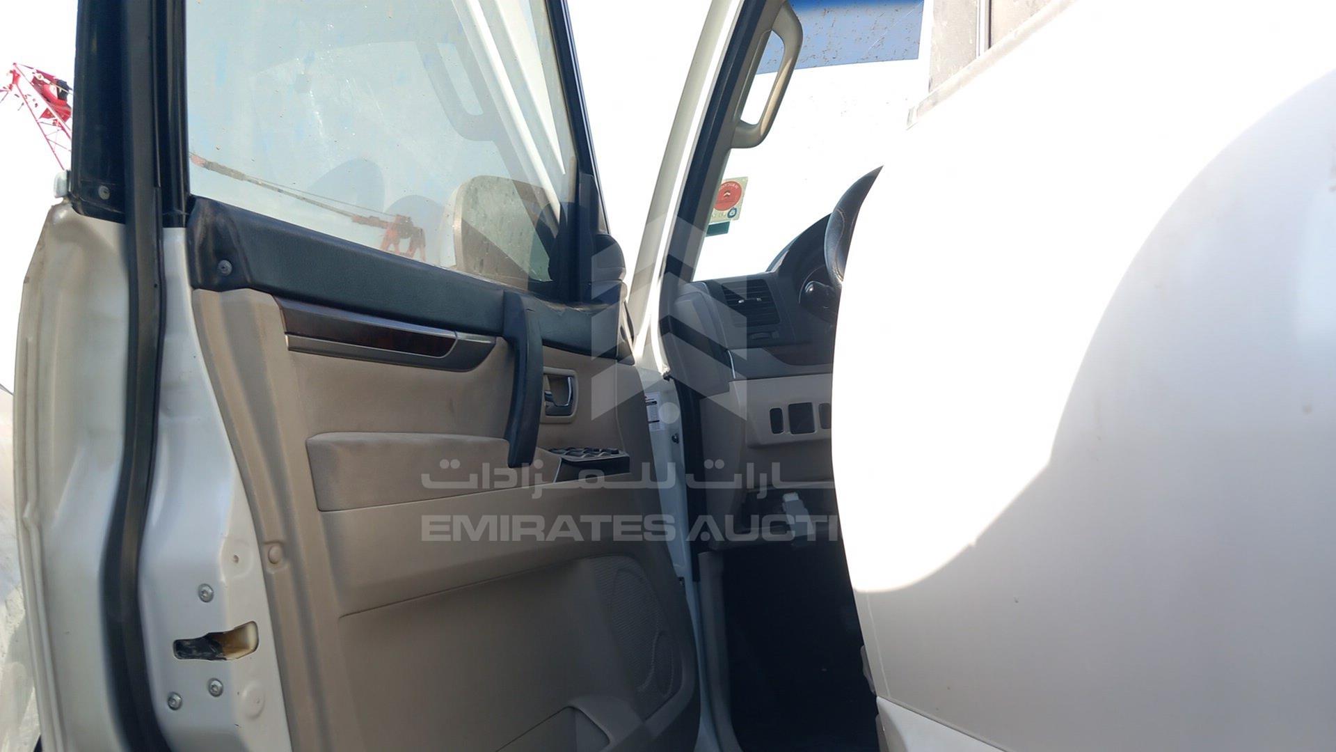 2013 MITSUBISHI PAJERO VIN: JMYLRV95WDJ709578
