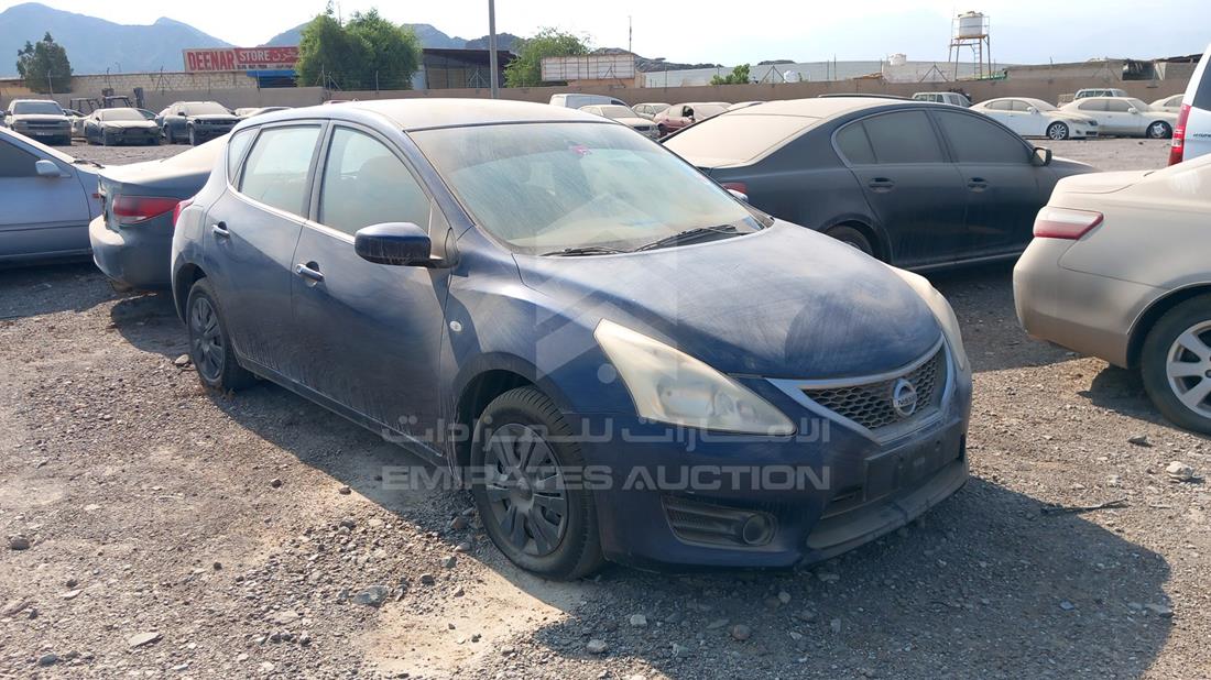 نيسان تيدا 2016 — الزاوية الأمامية اليمنى — صورة 11