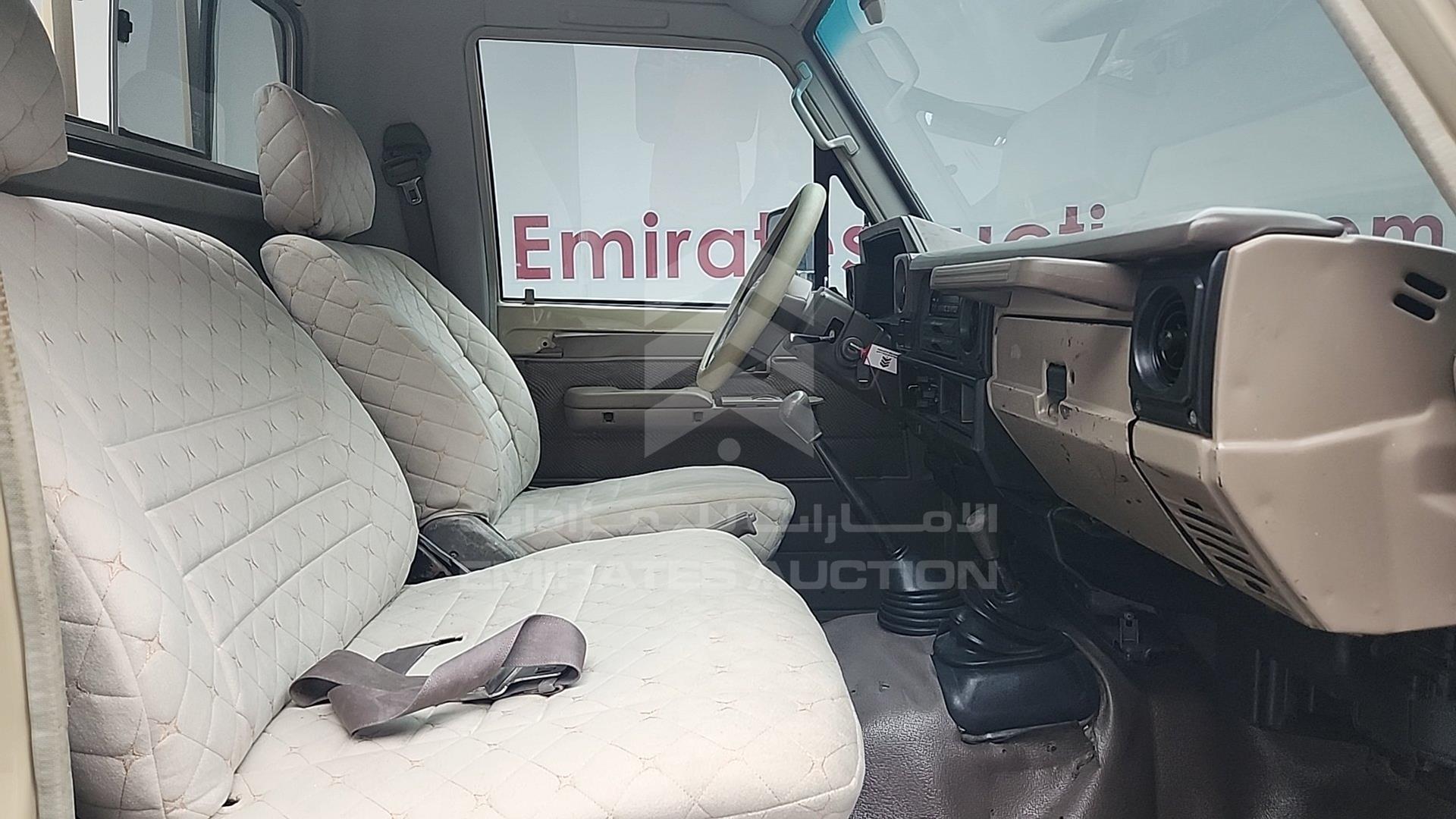 2009 TOYOTA LAND CRUISER VIN: JTFLJ73J196052911