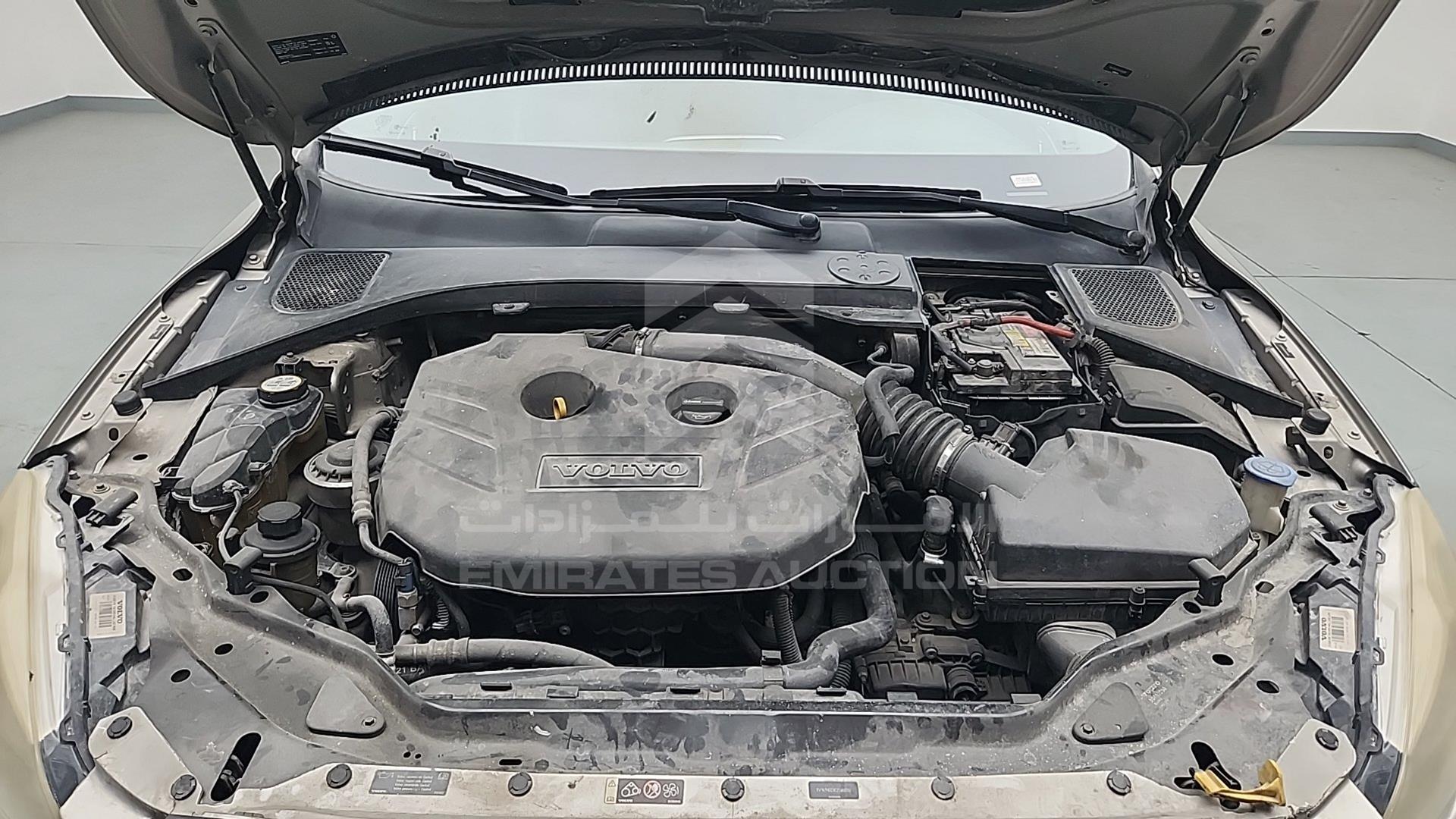 2014 VOLVO XC 60 VIN: YV147HDZ1E2559227