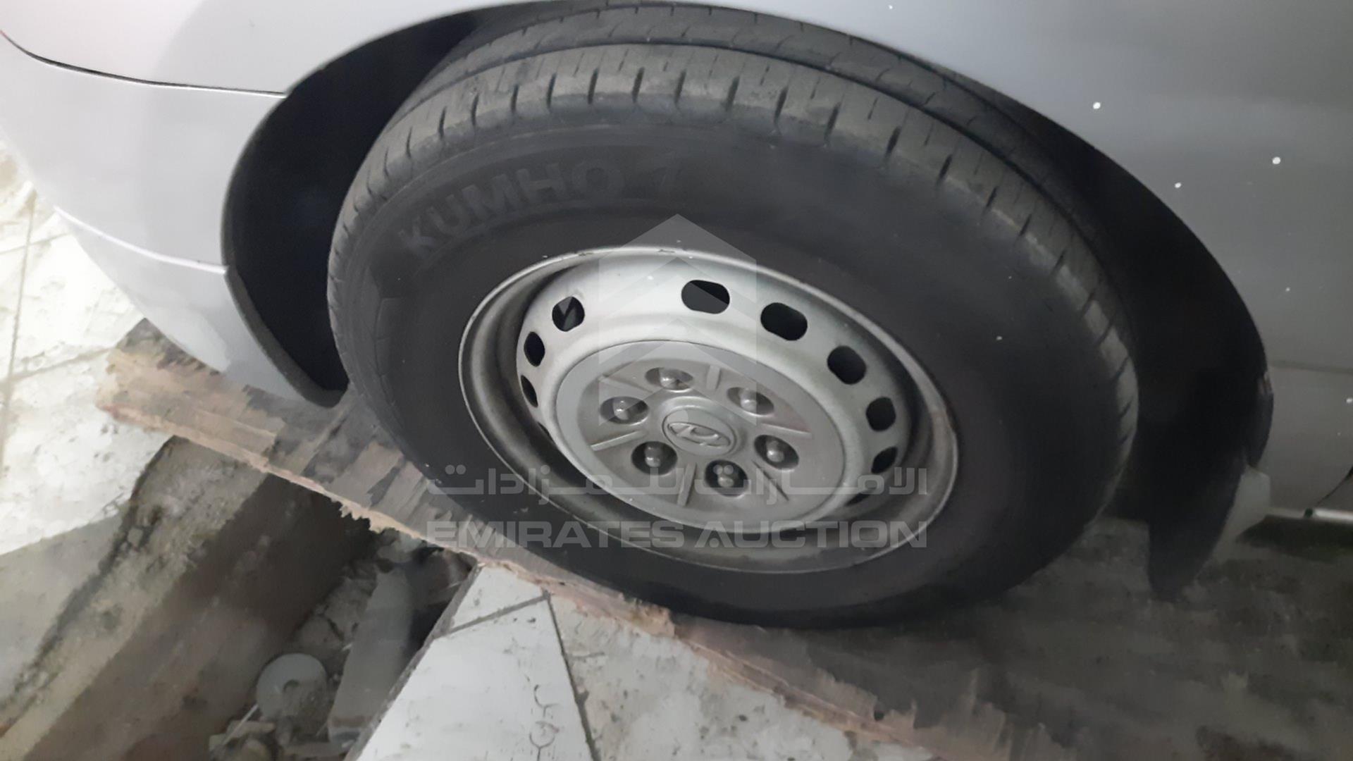 2018 HYUNDAI H1 VIN: KMHWG81RXJU967562
